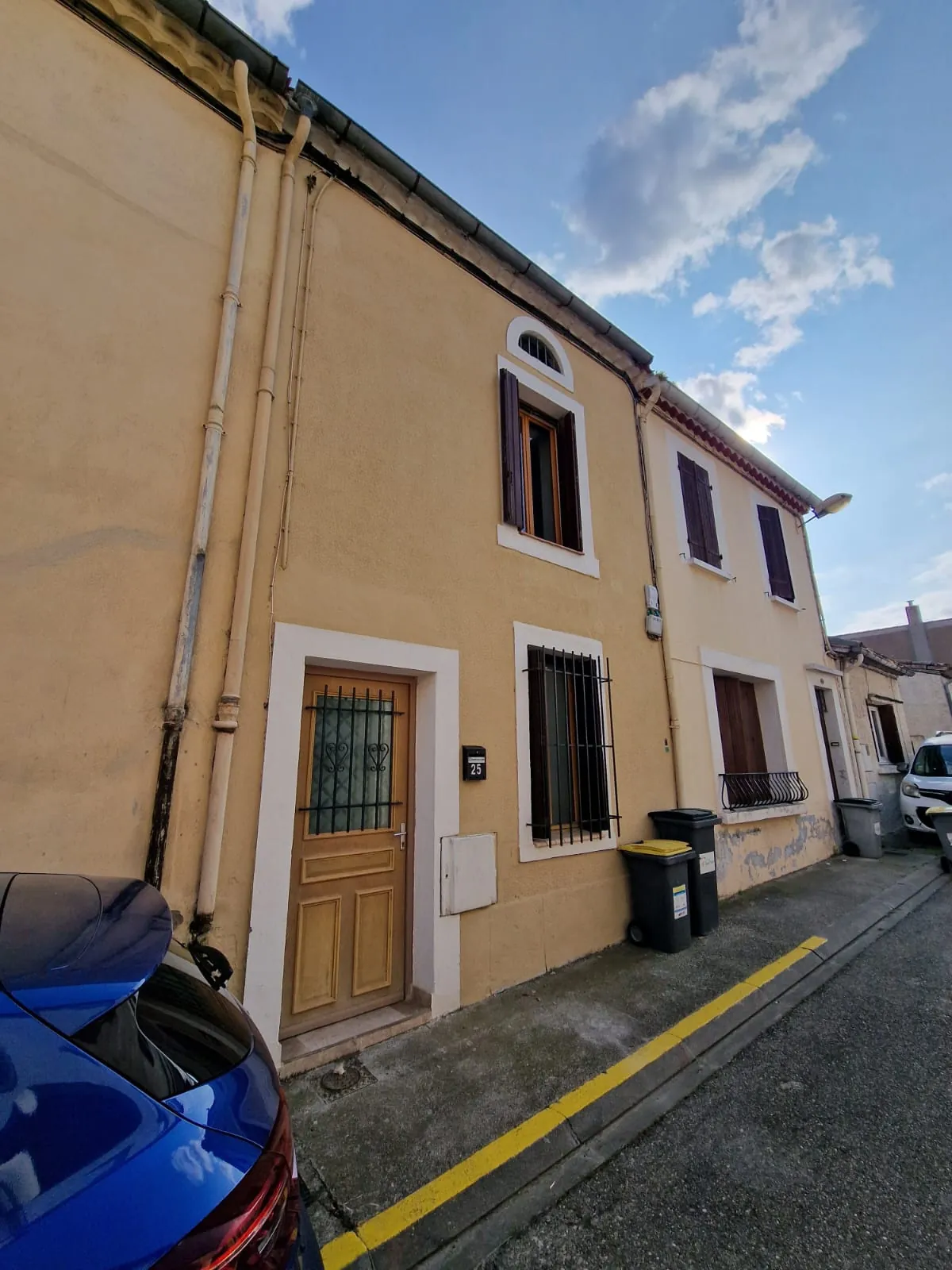 Maison de ville rénovée de 103 m² à Carcassonne, 3 chambres, terrasse et confort moderne