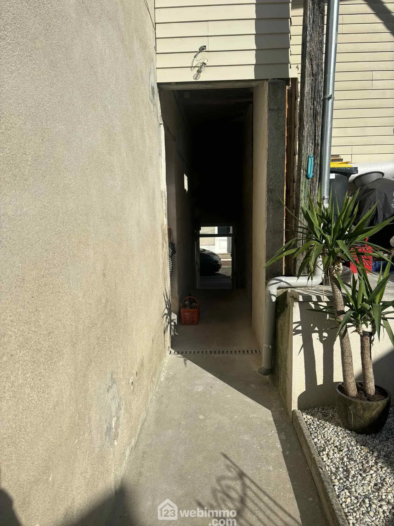 Maison de ville rénovée de 76,4 m² à Châtellerault, centre-ville 