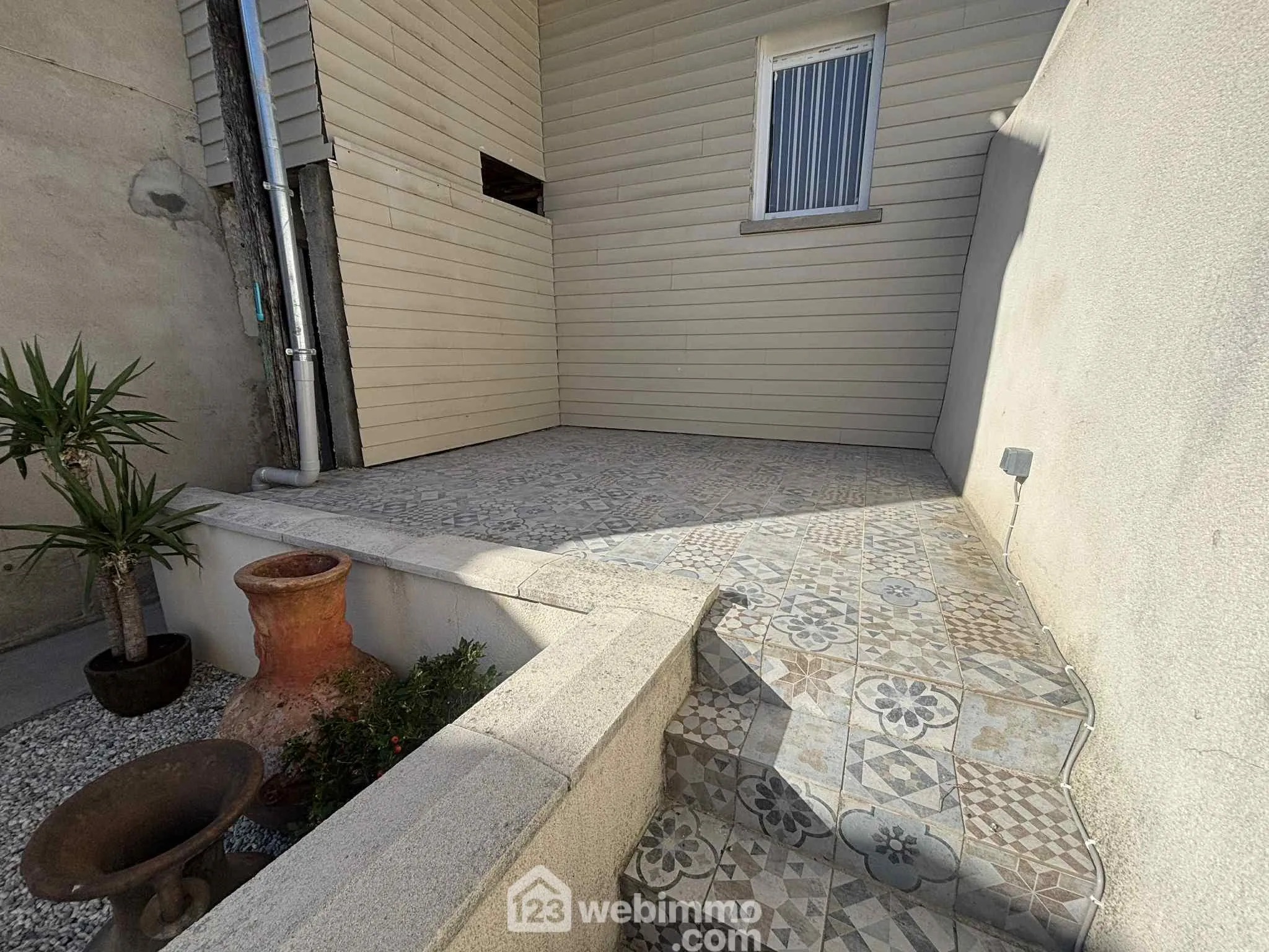 Maison de ville rénovée de 76,4 m² à Châtellerault, centre-ville 