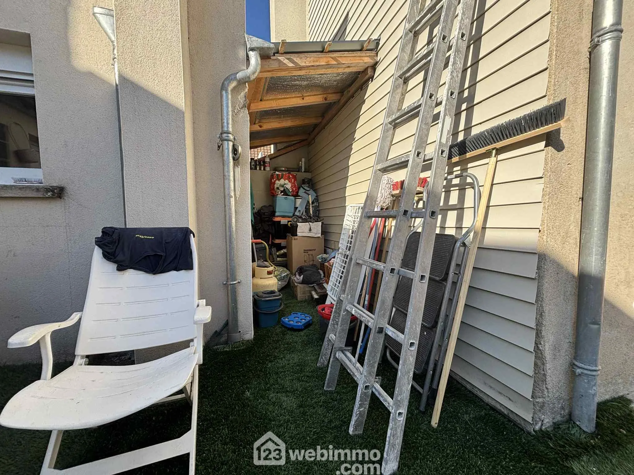 Maison de ville rénovée de 76,4 m² à Châtellerault, centre-ville 