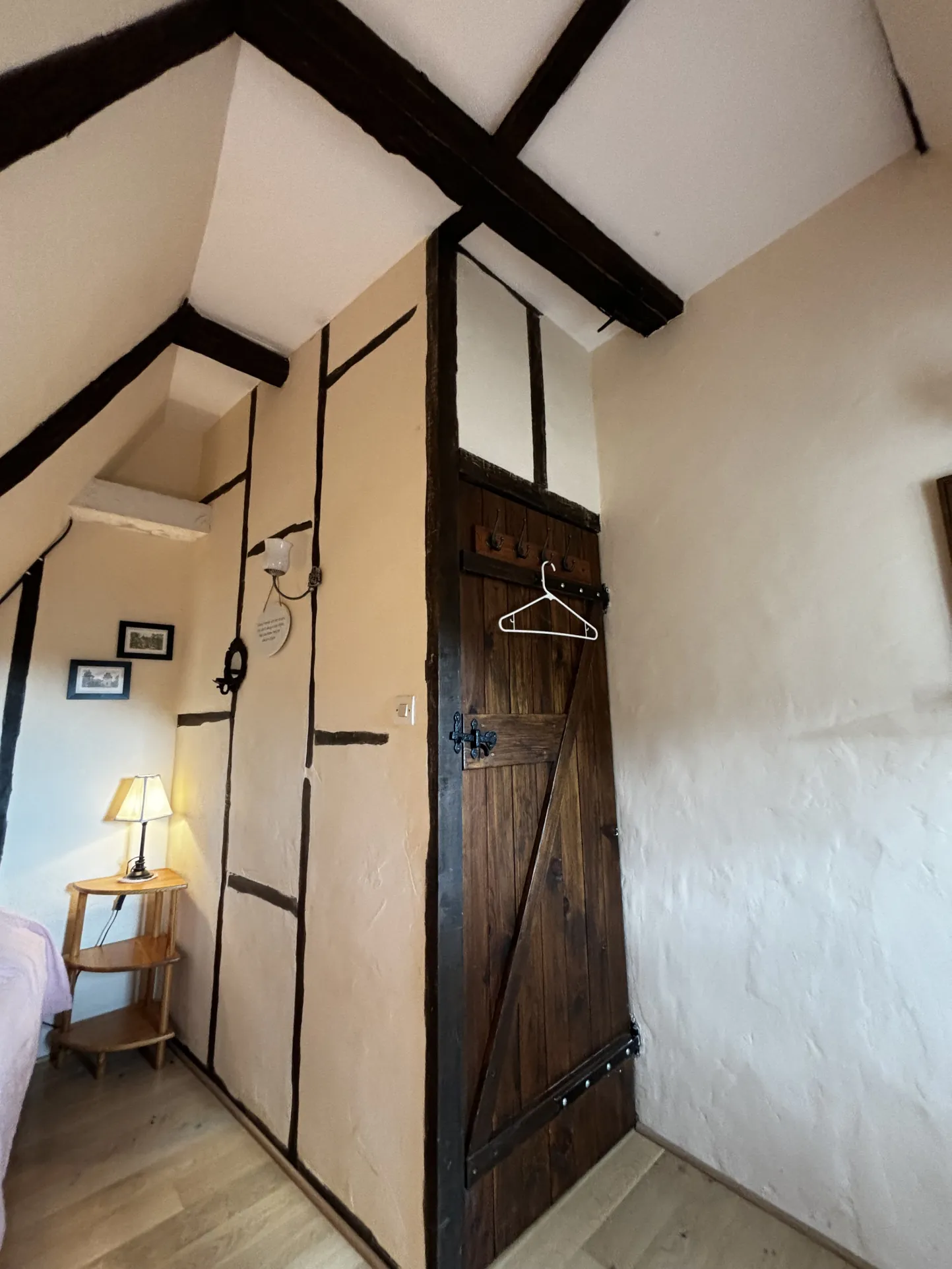 Maison médiévale rénovée avec dépendances et 12 ha de terrain à Lavinzelle, Conques 