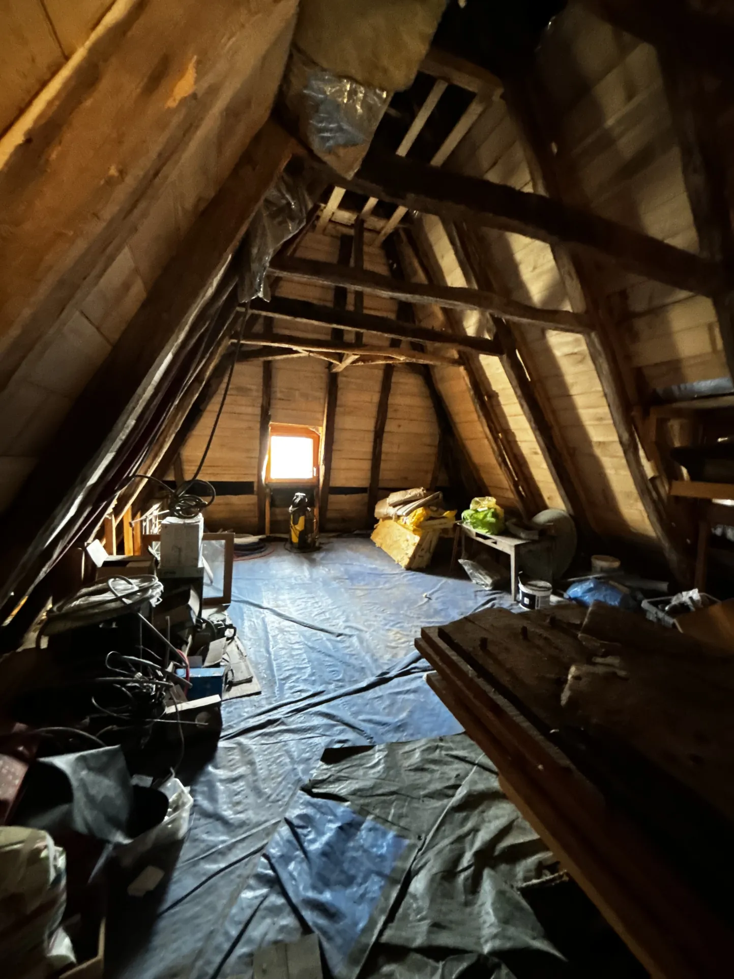 Maison médiévale rénovée avec dépendances et 12 ha de terrain à Lavinzelle, Conques 