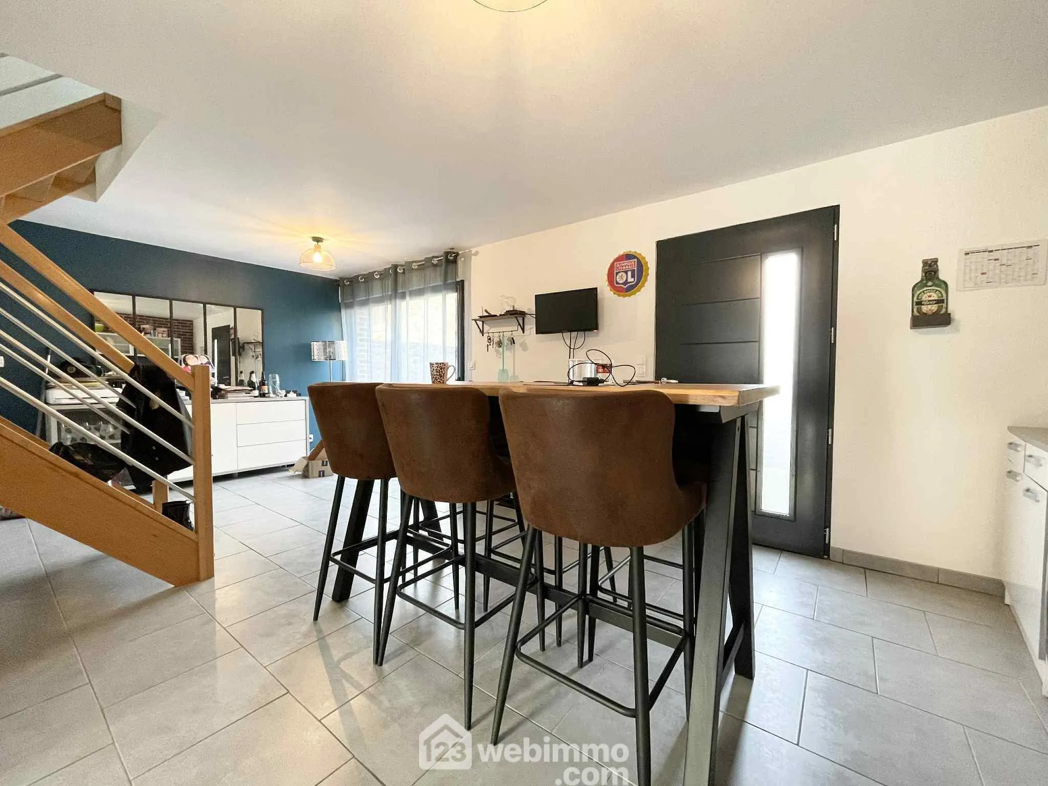 Maison rénovée de 98 m² à Crécy-sur-Serre avec jardin et stationnement 