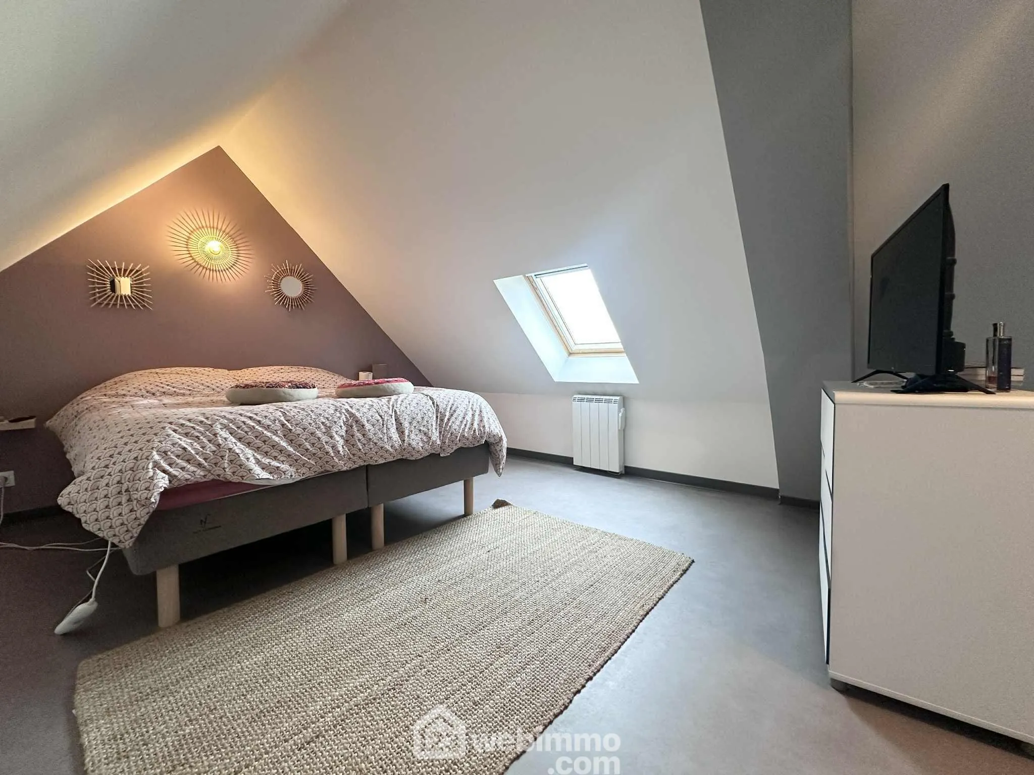 Maison rénovée de 98 m² à Crécy-sur-Serre avec jardin et stationnement 