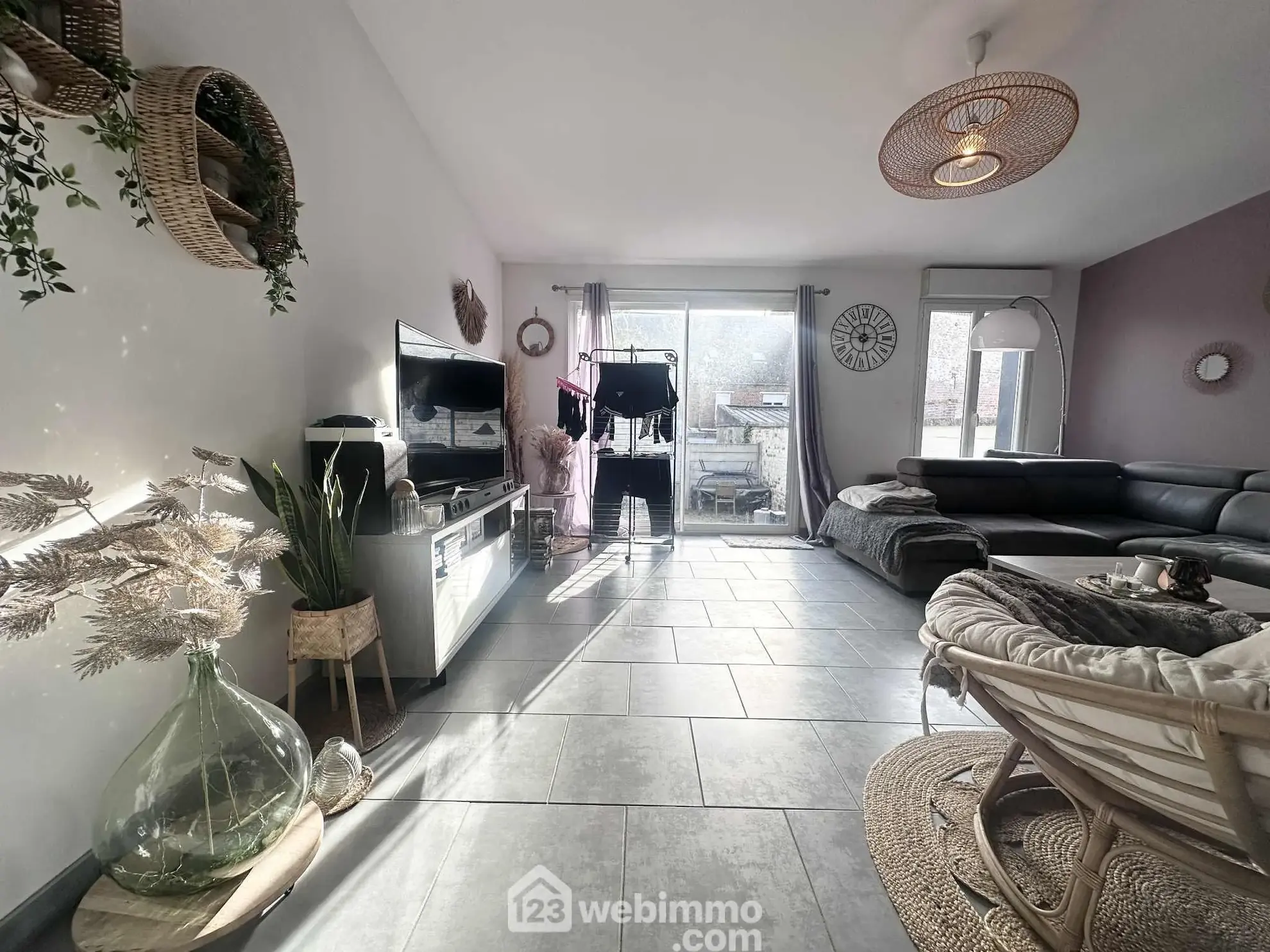 Maison en briques rénovée de 98 m² à Crécy-sur-Serre, secteur calme avec jardin et stationnement 