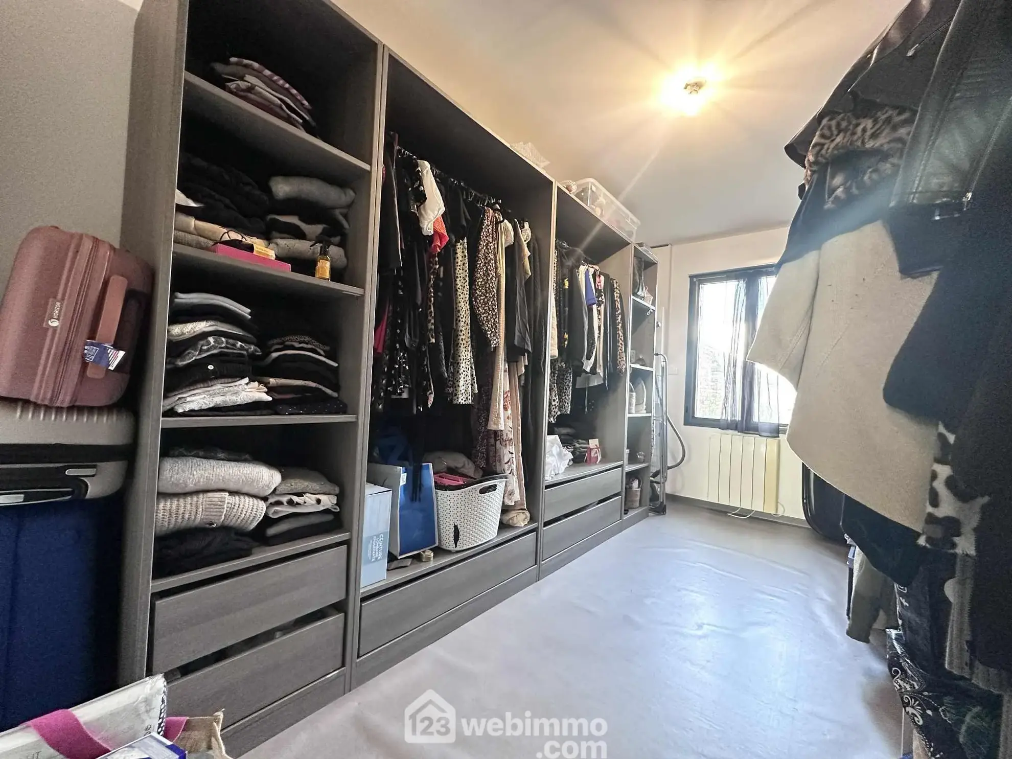 Maison en briques rénovée de 98 m² à Crécy-sur-Serre, secteur calme avec jardin et stationnement 