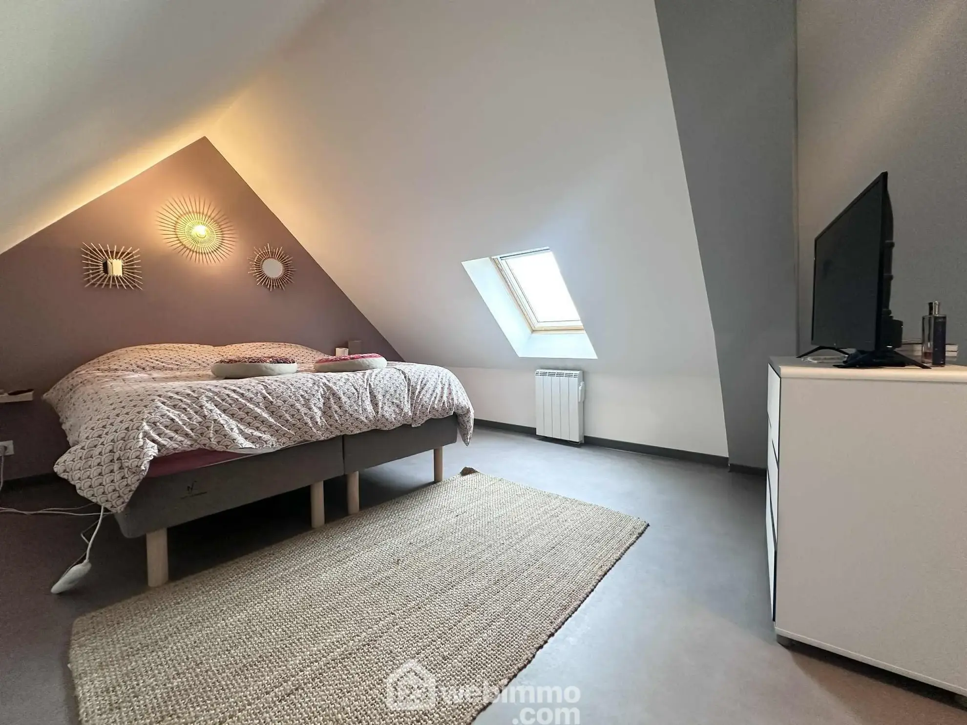 Maison en briques rénovée de 98 m² à Crécy-sur-Serre, secteur calme avec jardin et stationnement 