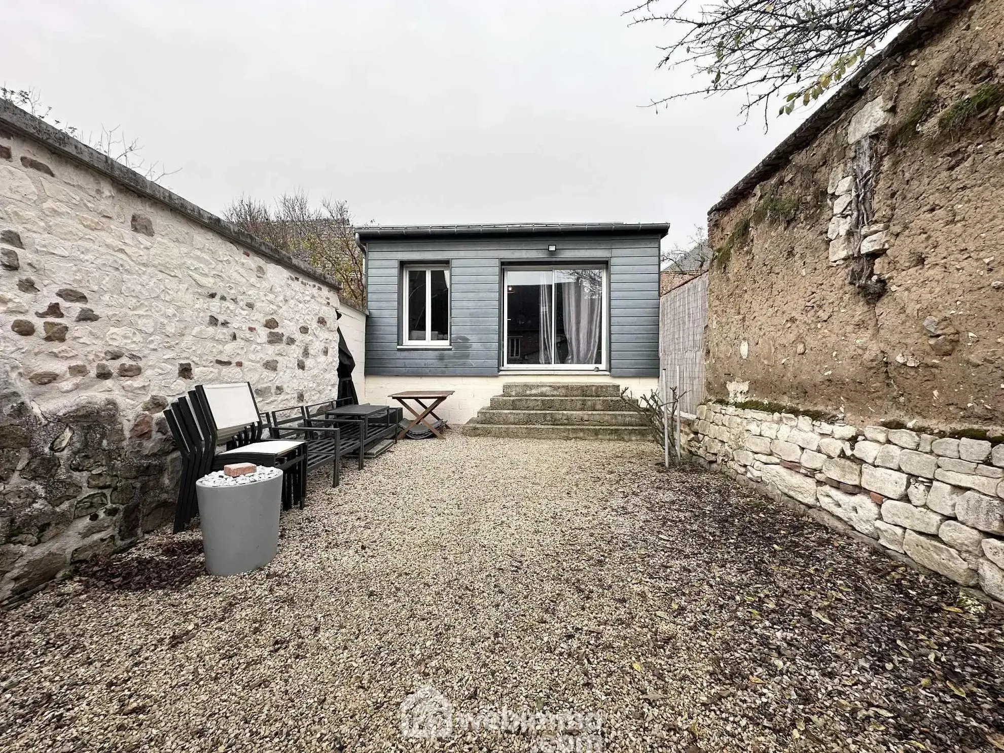 Maison en briques rénovée de 98 m² à Crécy-sur-Serre, secteur calme avec jardin et stationnement 