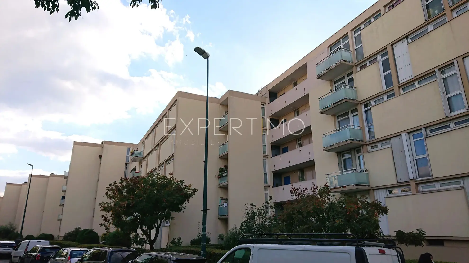 Appartement T4 à vendre au centre-ville de Gennevilliers avec balcon et cave