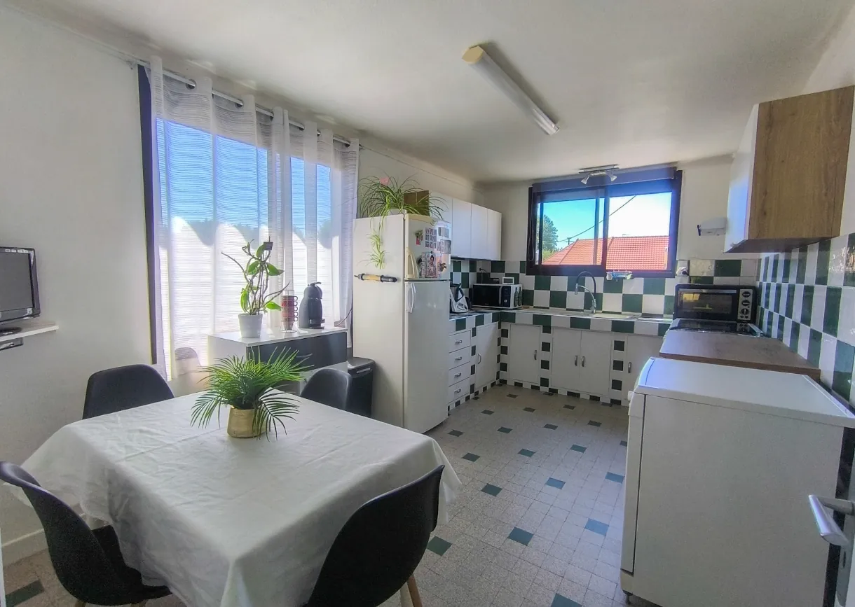 Maison 5 pièces lumineuse à Château-Thierry – 117 m² avec jardin et dépendance 