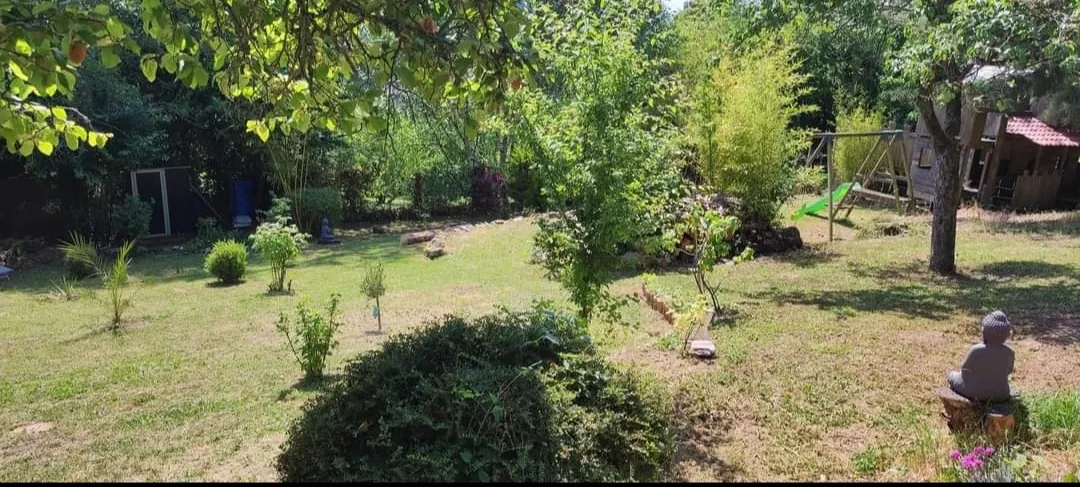 Terrain de Loisirs à Precy-sur-Oise avec cabane et abri de jardin 