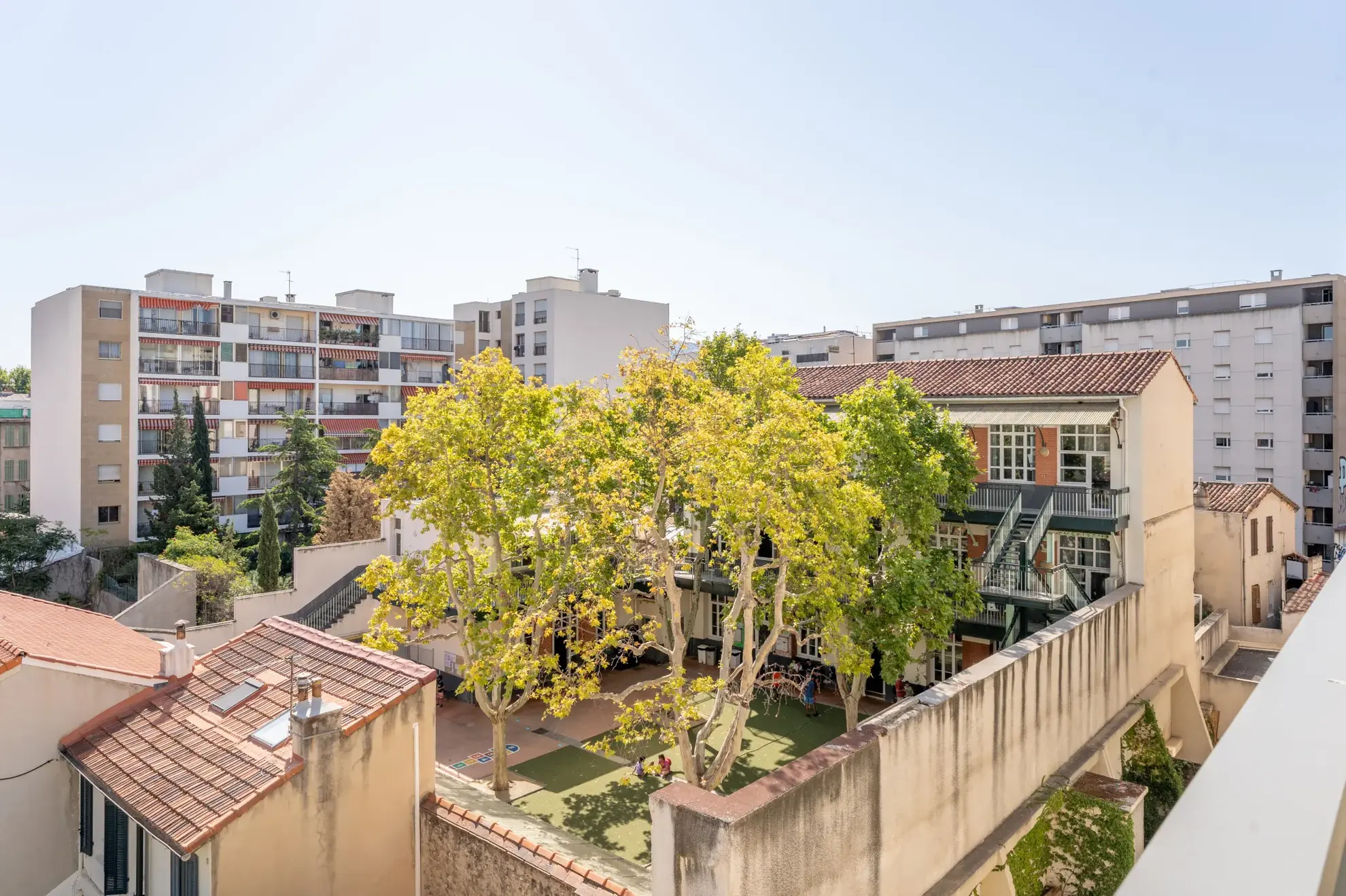 Appartement T3 lumineux avec terrasse et garage à Marseille Timone 