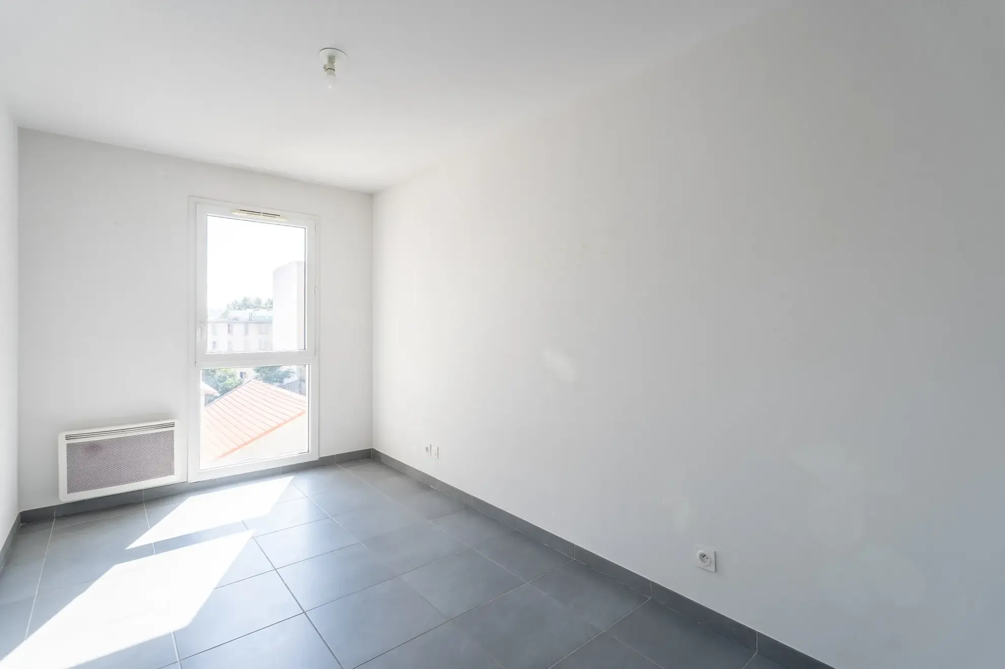 Appartement T3 lumineux avec terrasse et garage à Marseille Timone 