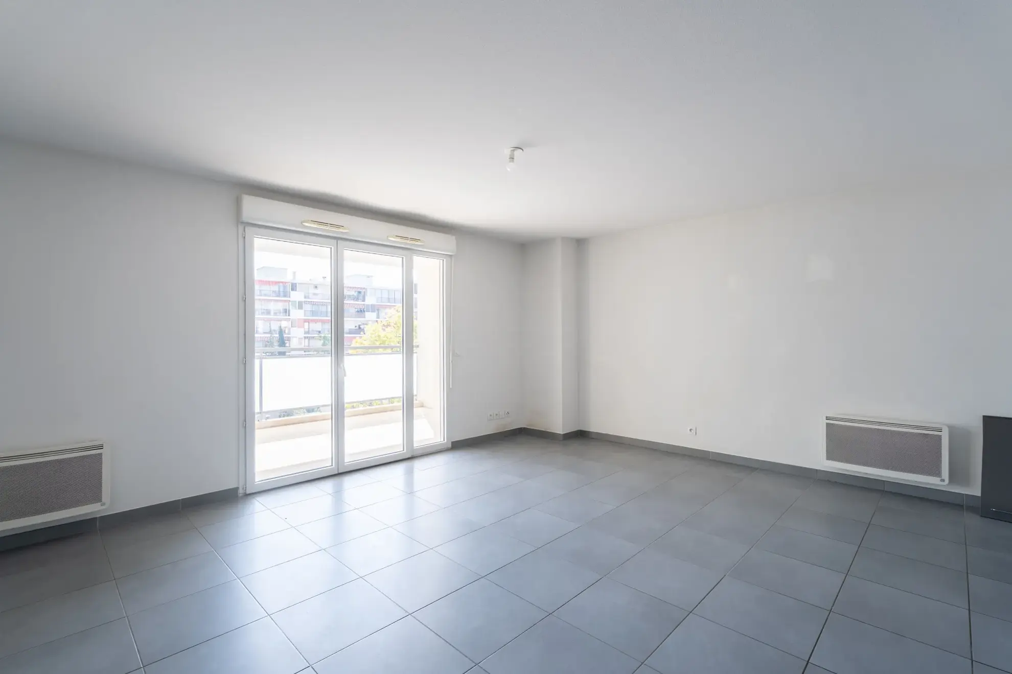 Appartement T3 lumineux avec terrasse et garage à Marseille Timone