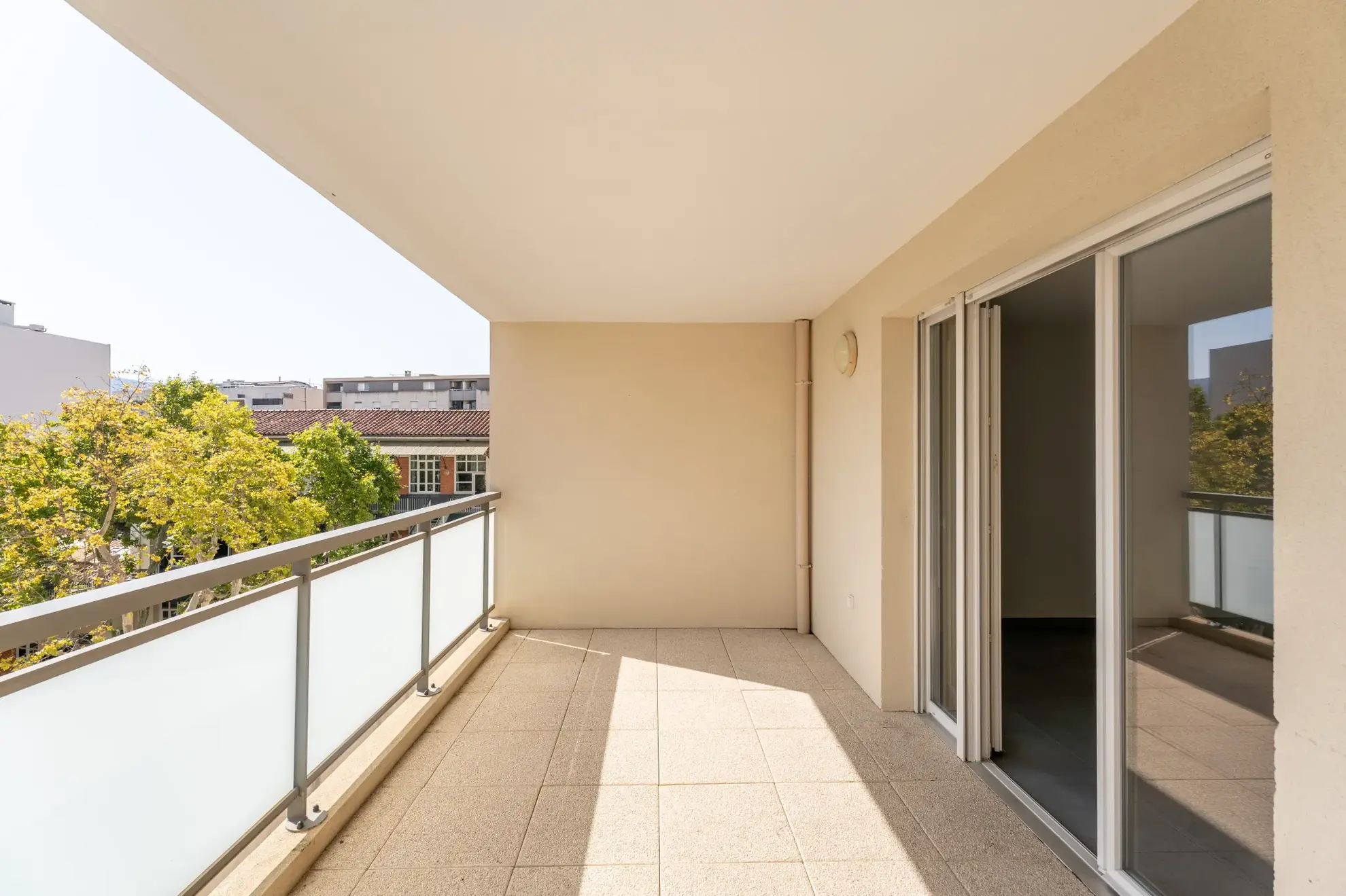 Appartement T3 lumineux avec terrasse et garage à Marseille Timone 