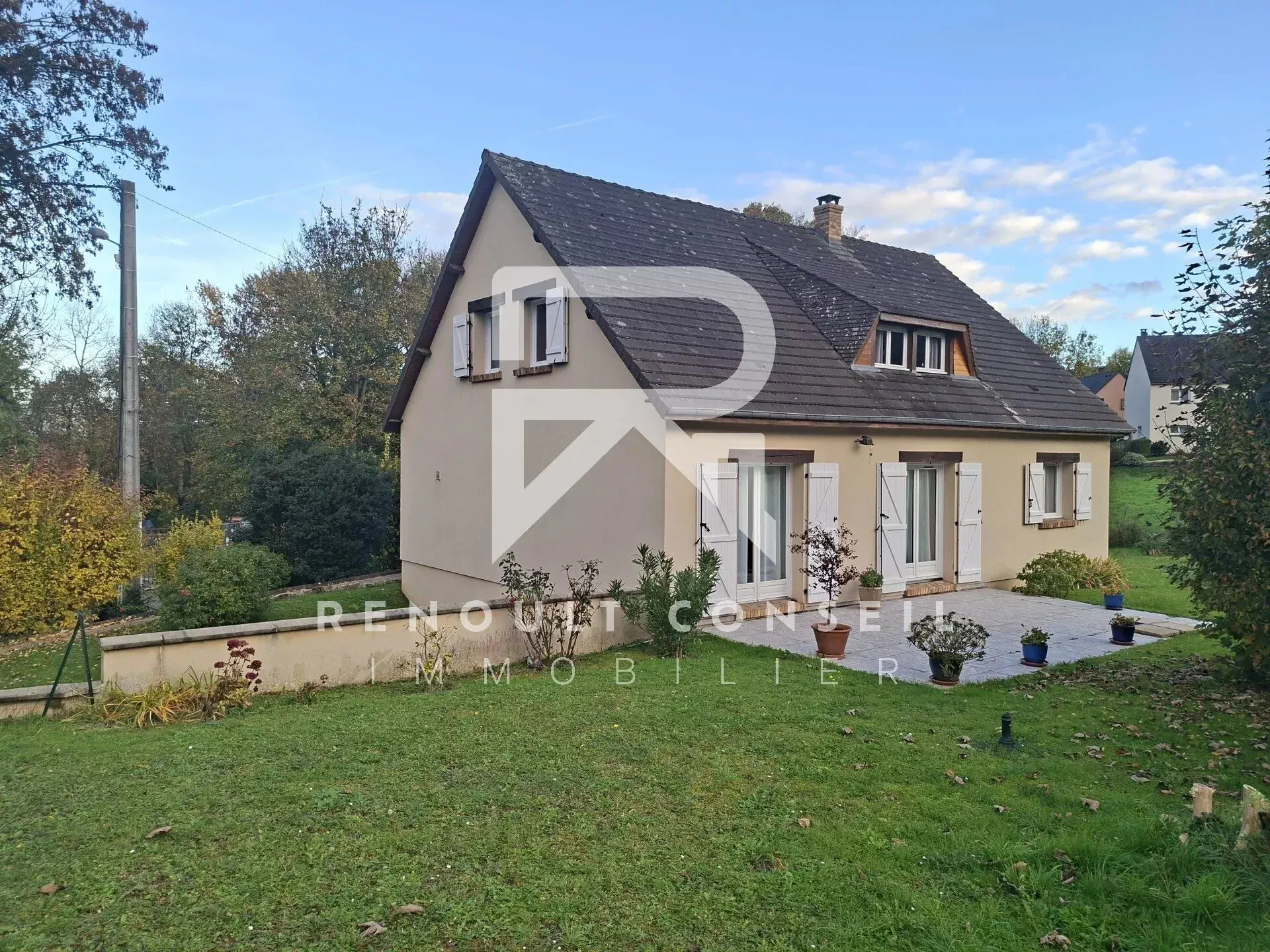 Charmant pavillon traditionnel de 151 m² à La Chapelle Longueville