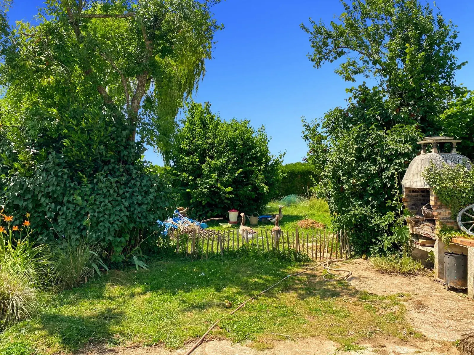 Maison individuelle à Chantecoq avec grand terrain arboré et potentiel à 15 min de Montargis 