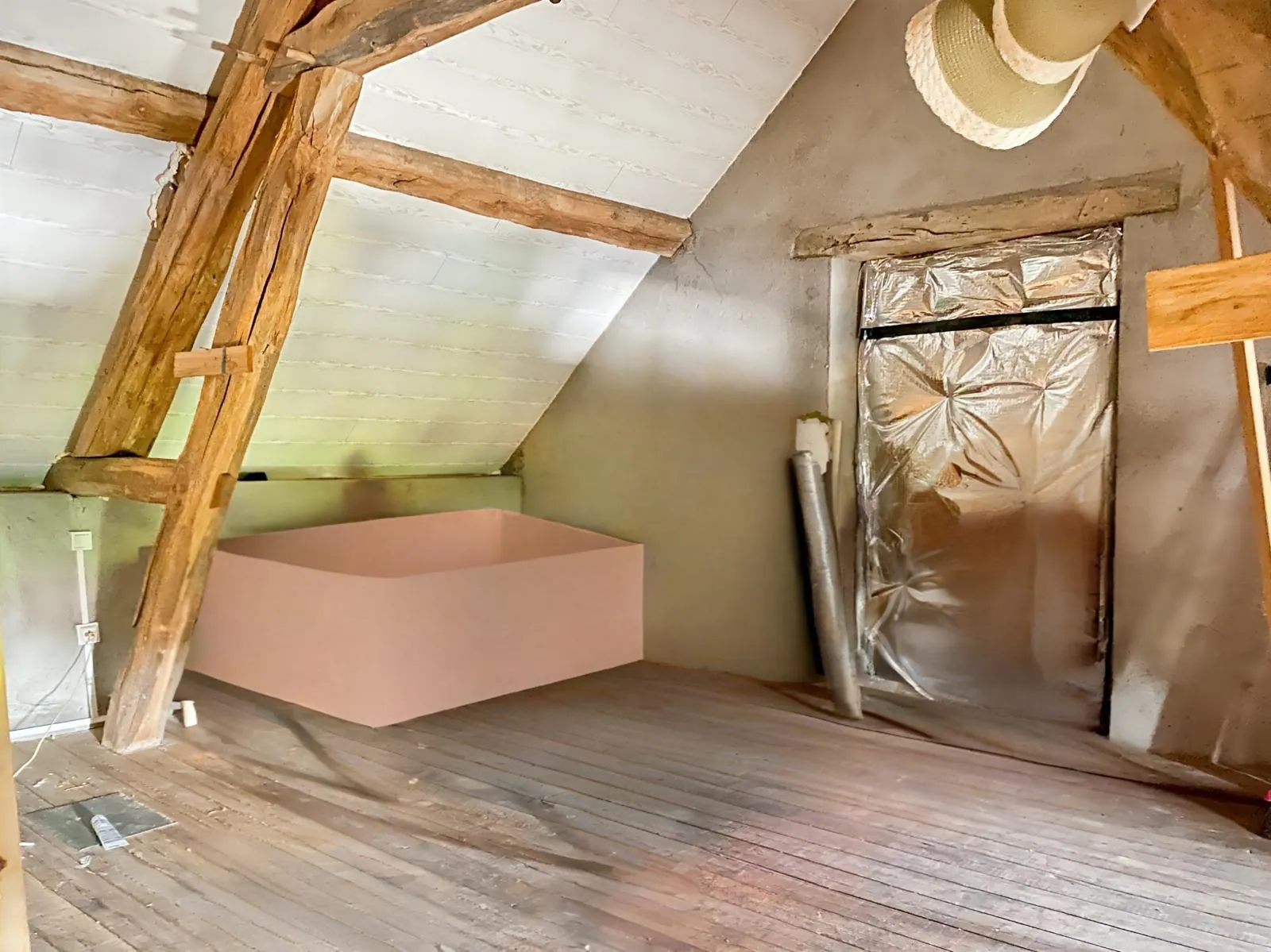 Maison individuelle à Chantecoq avec grand terrain arboré et potentiel à 15 min de Montargis 