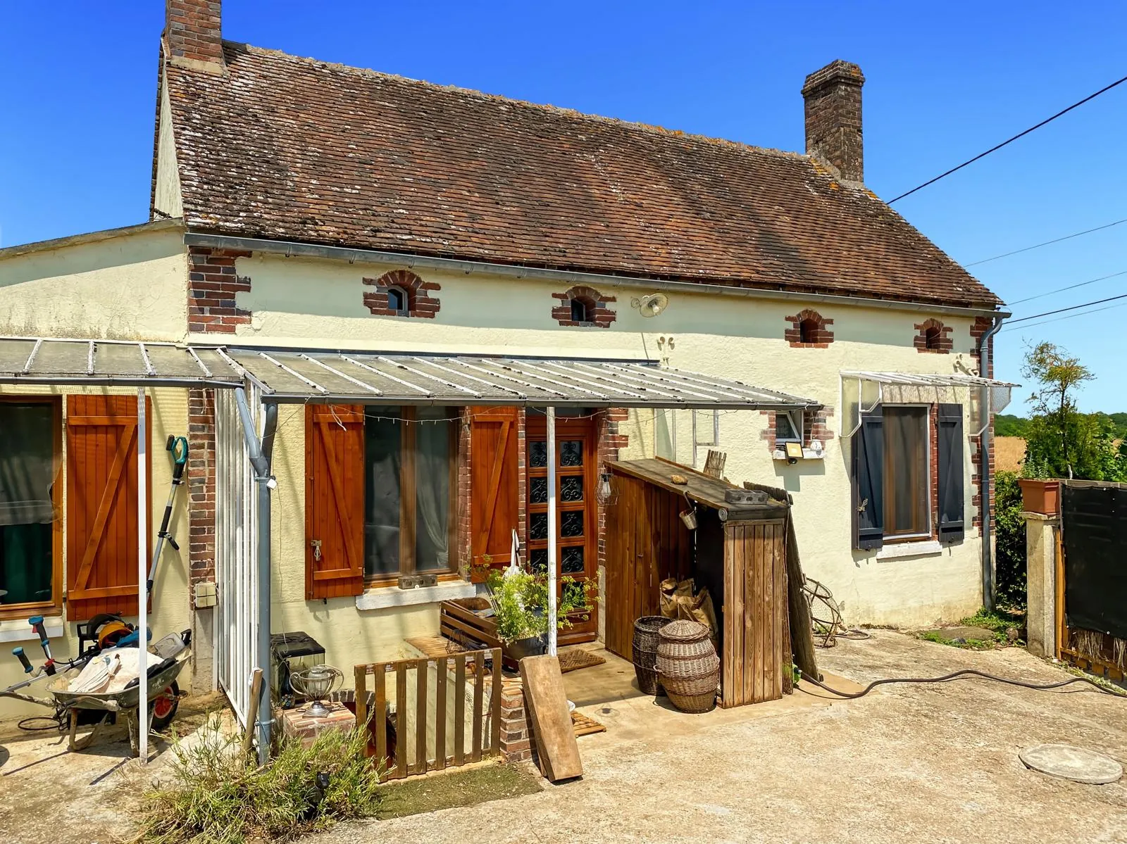 Maison individuelle à Chantecoq avec grand terrain arboré et potentiel à 15 min de Montargis