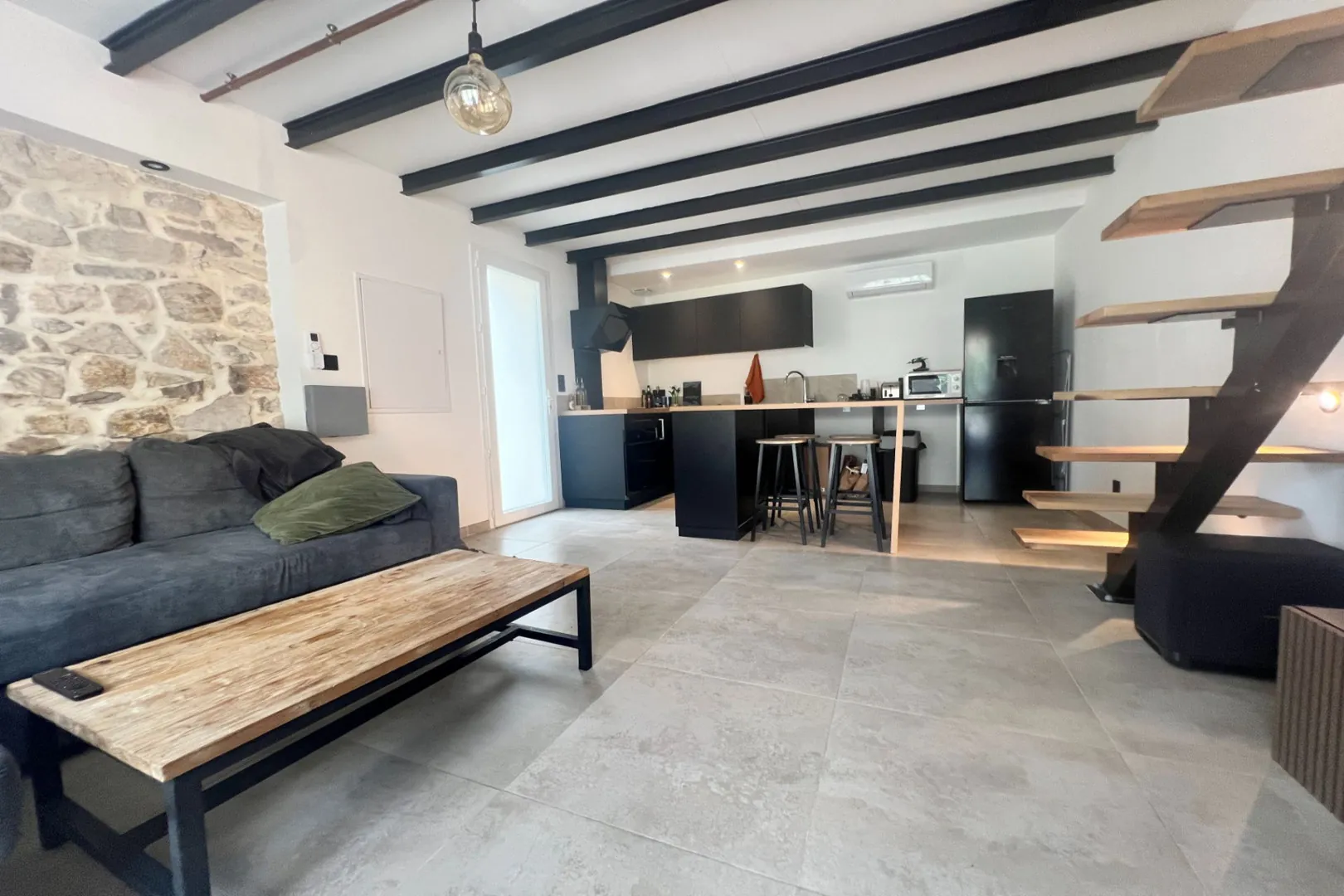 Maison de ville rénovée à Fuveau – Investissement locatif ou résidence principale 