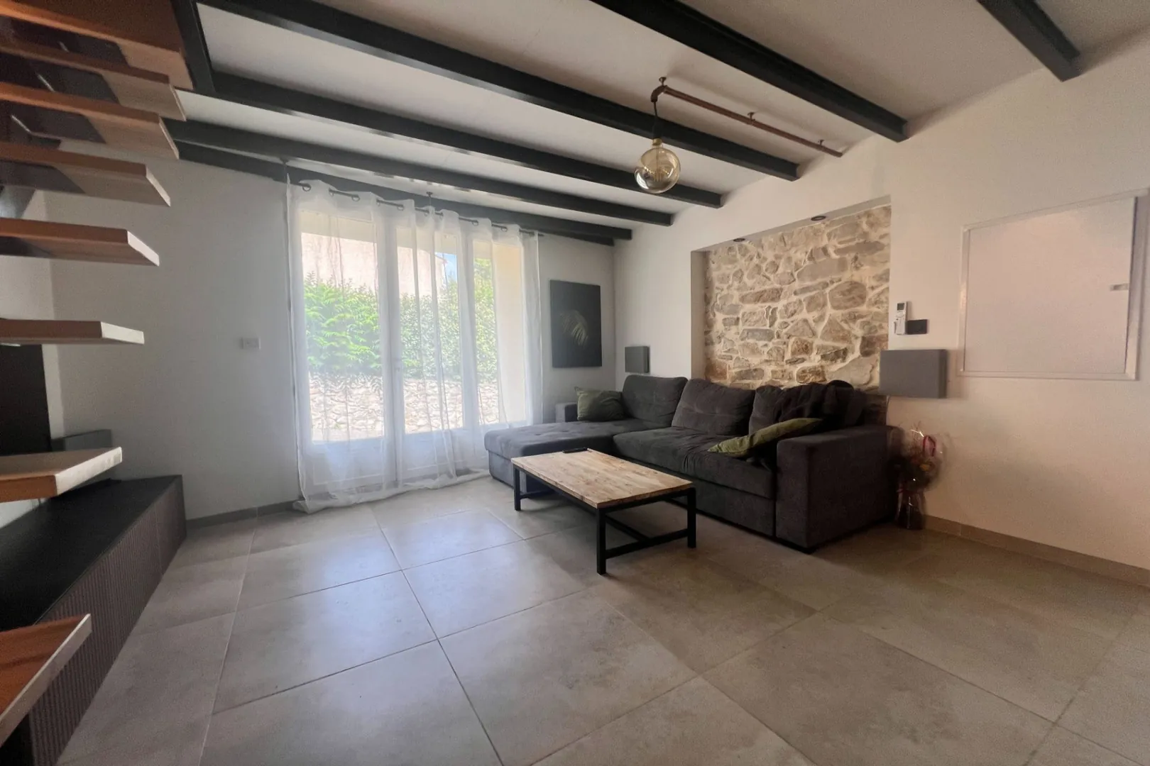 Maison de ville rénovée à Fuveau – Investissement locatif ou résidence principale 