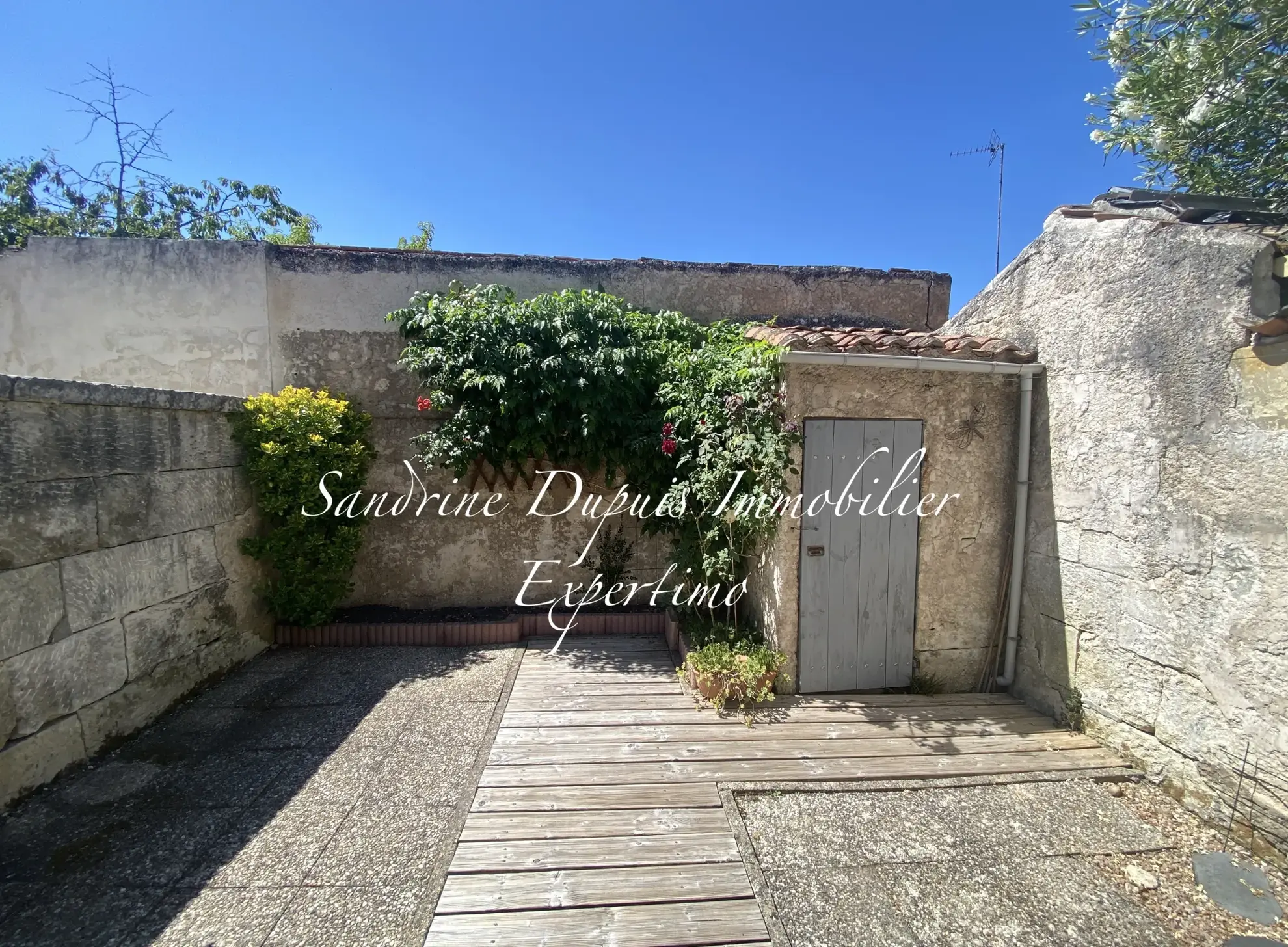 Achat maison de ville à Saintes avec cour privative de 63m² 