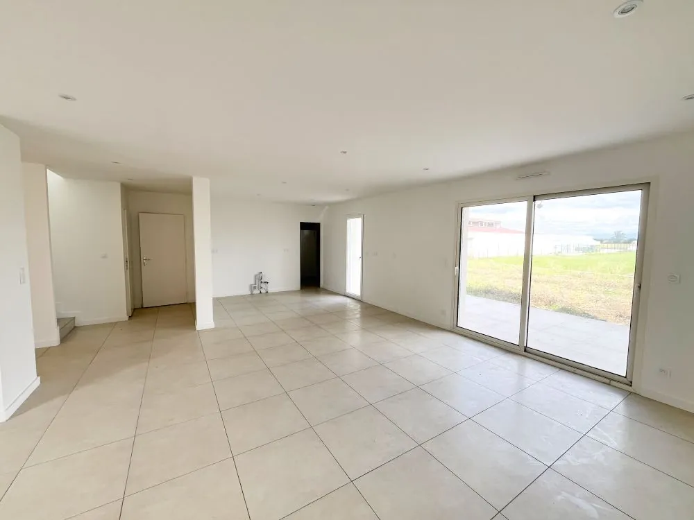 Maison neuve T4 avec jardin et garage à Saint-Beauzire 