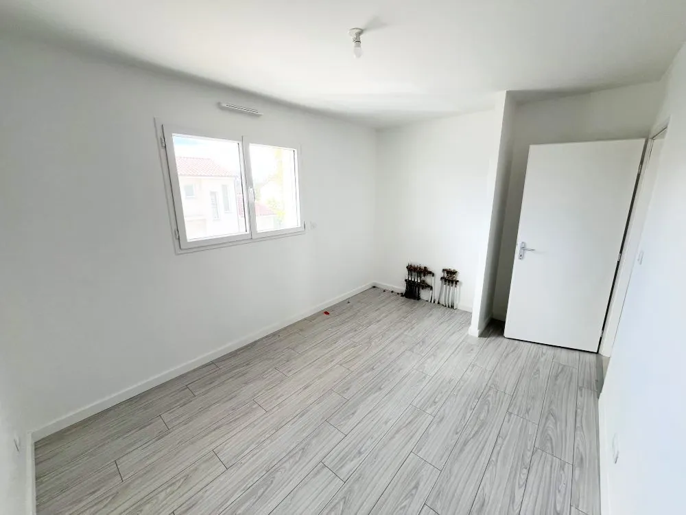 Maison neuve T4 avec jardin et garage à Saint-Beauzire 