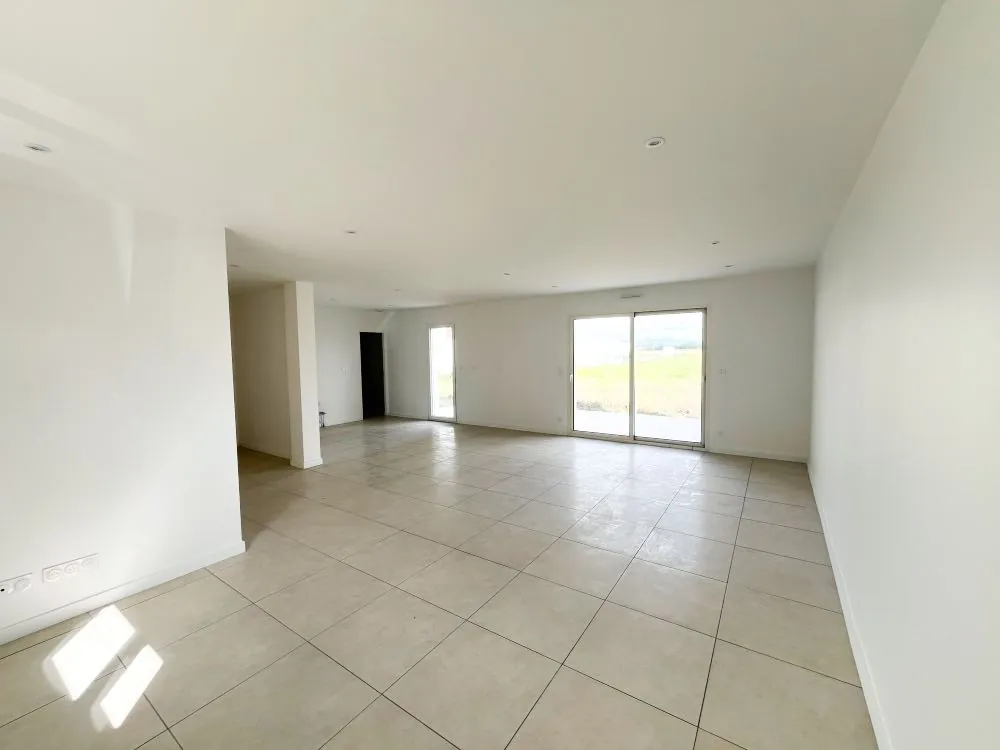 Maison neuve T4 avec jardin et garage à Saint-Beauzire 