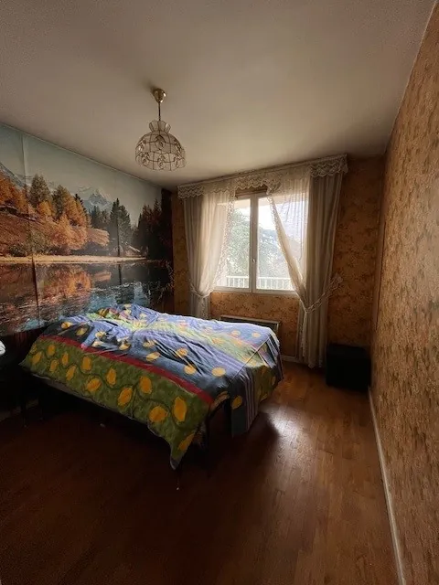 Appartement lumineux de 82 m² à Lyon avec balcon, parking et cave 