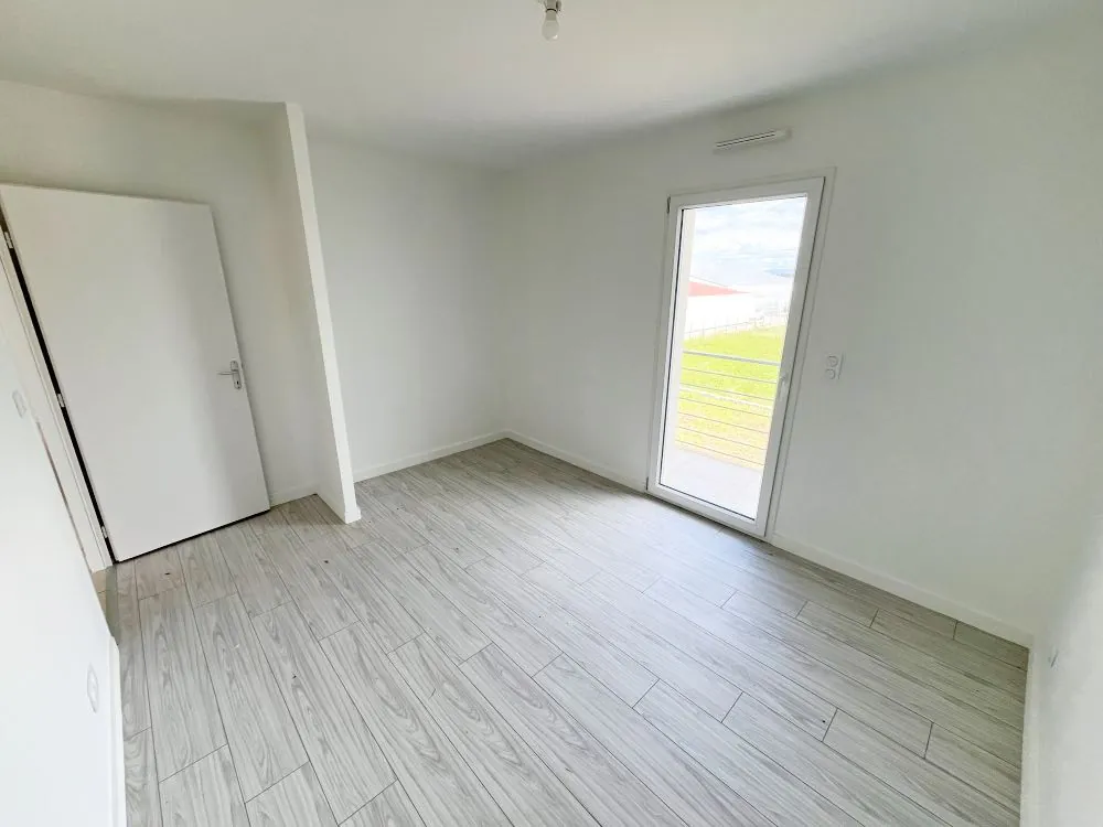 Maison neuve T4 avec jardin et garage à Saint-Beauzire 