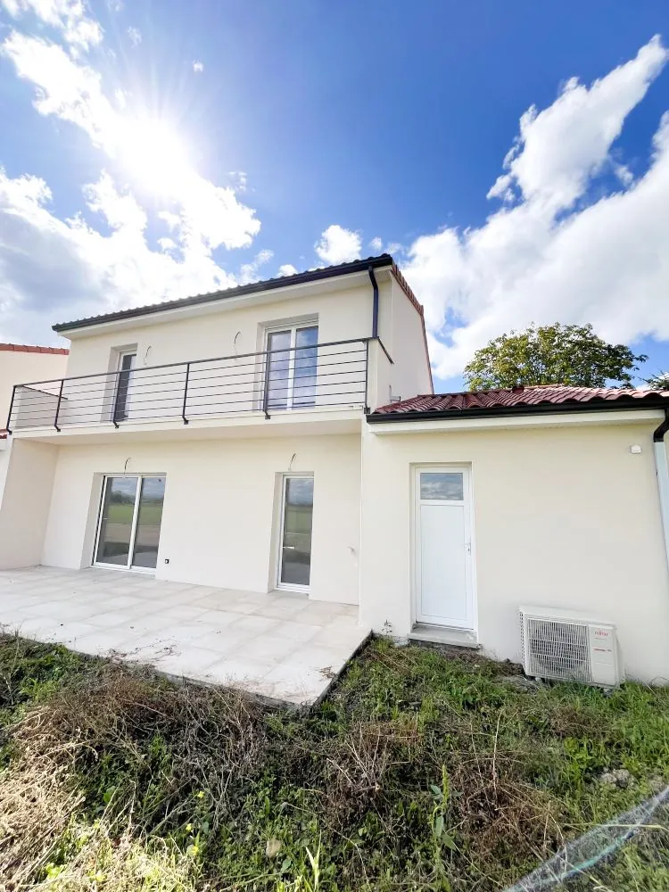 Maison neuve T4 avec jardin et garage à Saint-Beauzire 