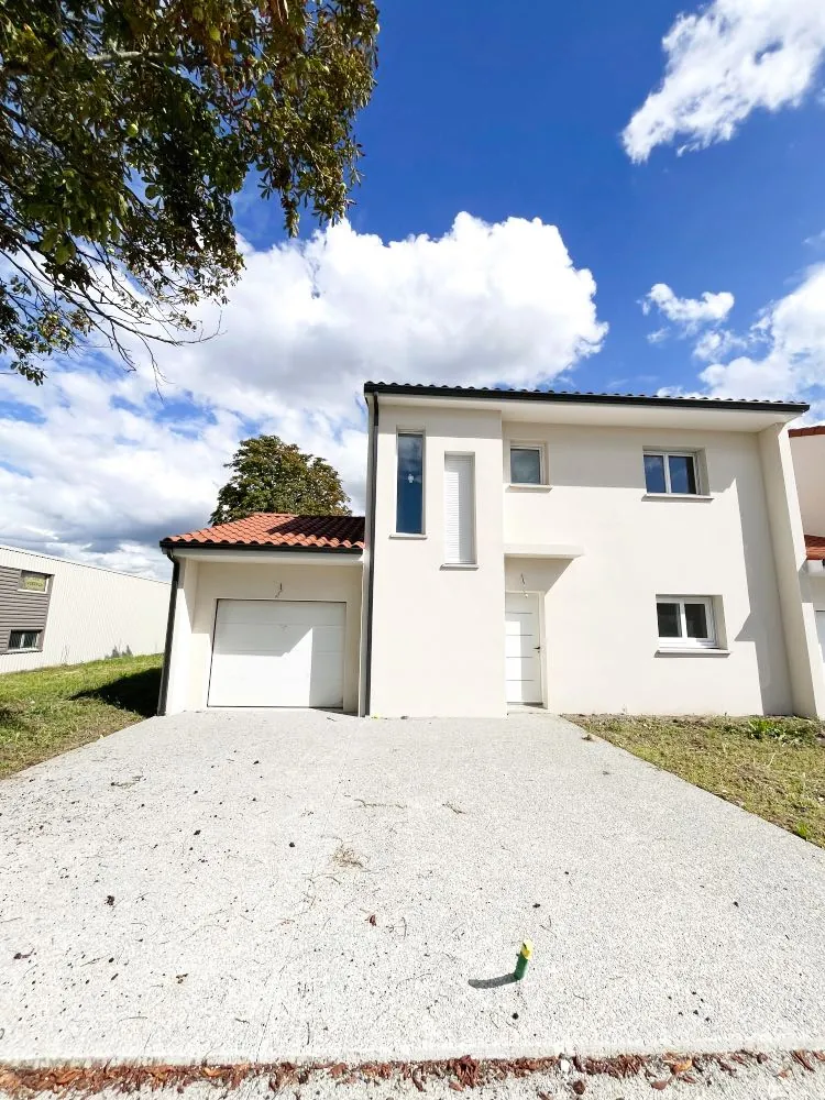 Maison neuve T4 avec jardin et garage à Saint-Beauzire 