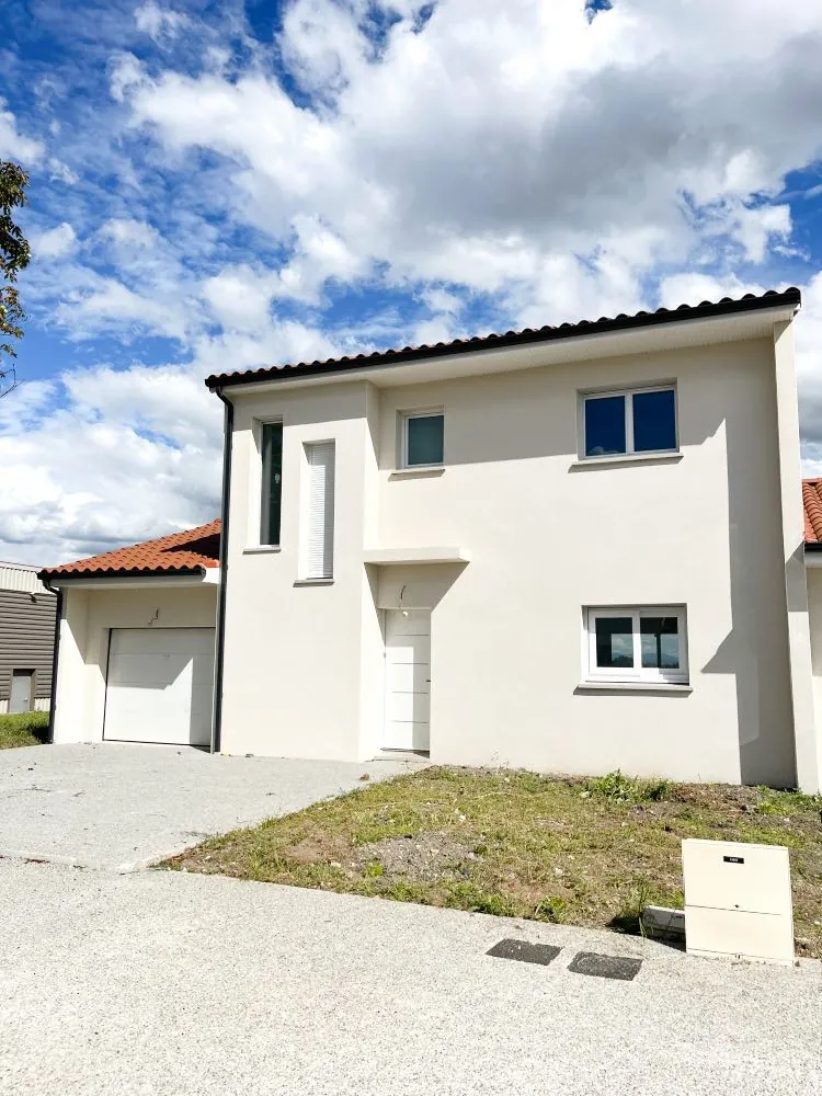Maison neuve T4 avec jardin et garage à Saint-Beauzire