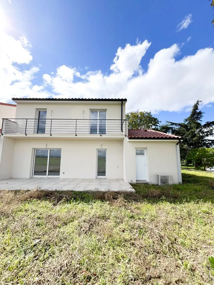 Maison neuve T4 avec jardin et garage à Saint-Beauzire 