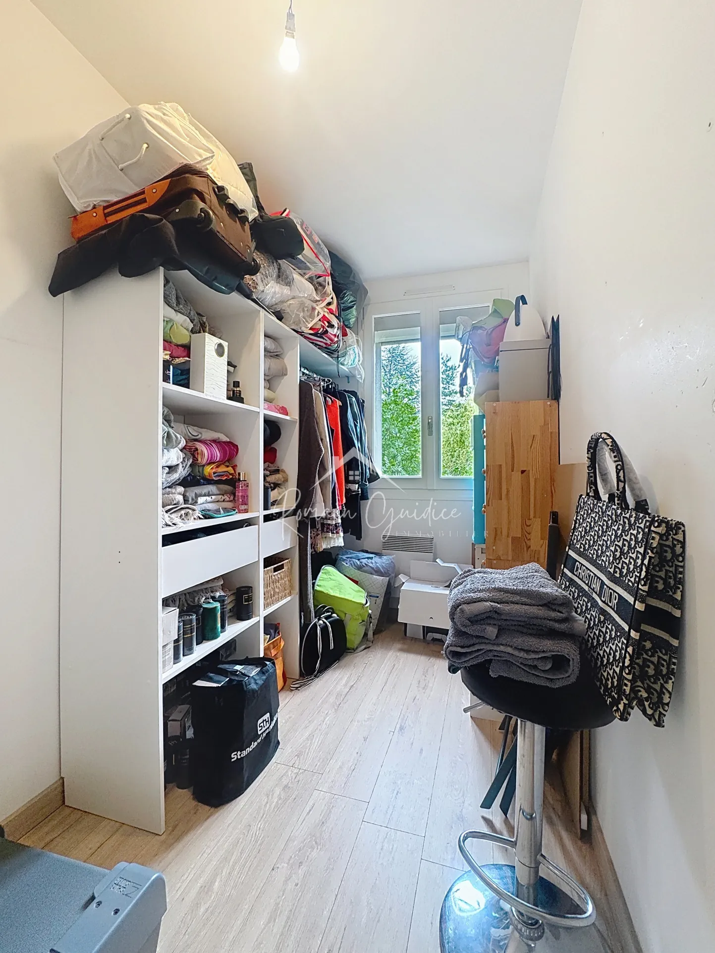 Appartement F4 de 98 m² avec garage, jardin et vue sur Millau 