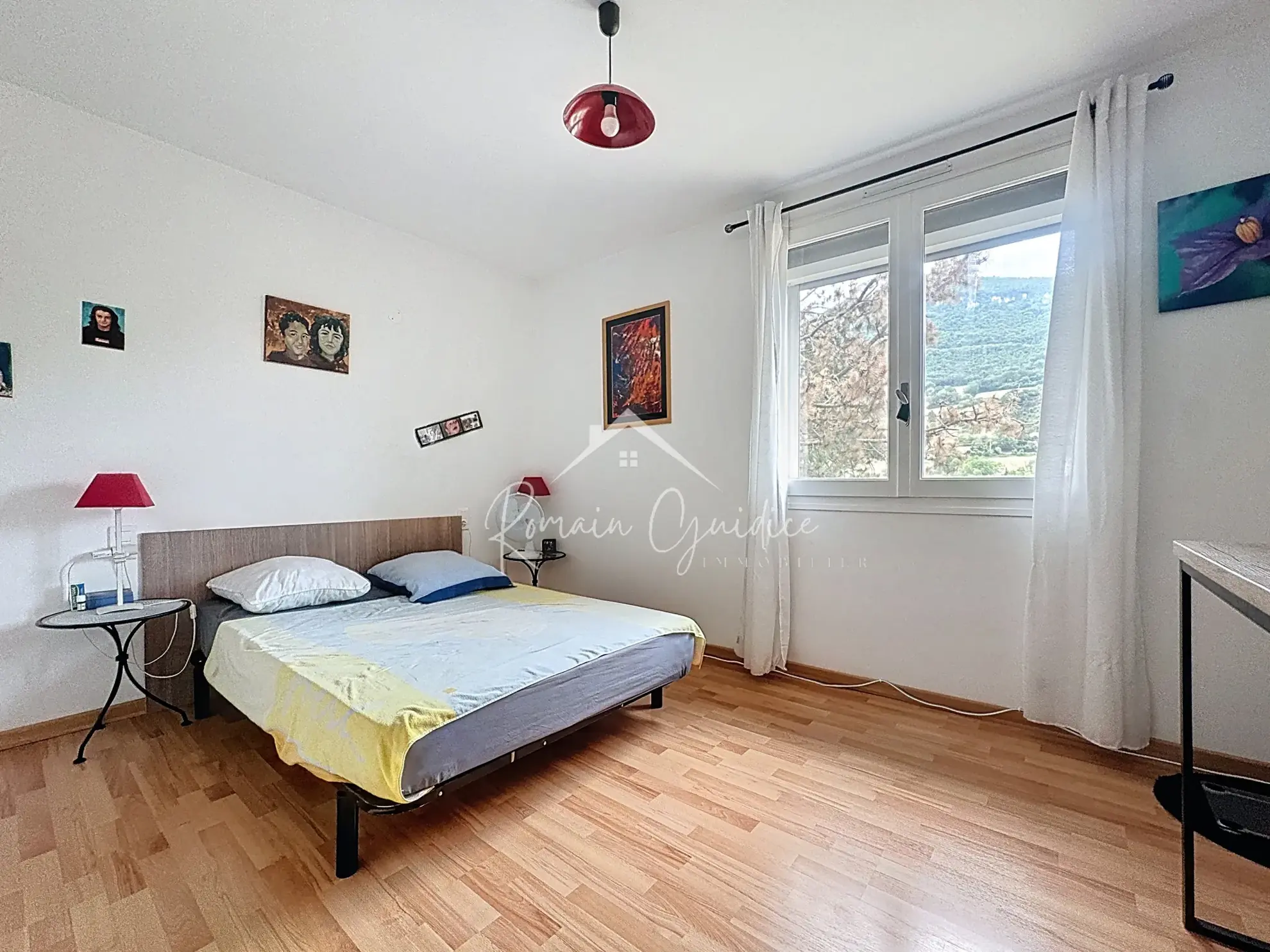 Appartement F4 de 98 m² avec garage, jardin et vue sur Millau 