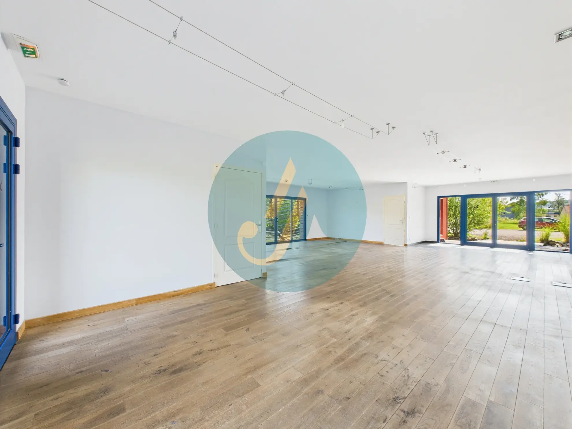 Maison d’architecte avec grand terrain à Sichamps, proche de Nevers, idéal pour nature et tranquillité 