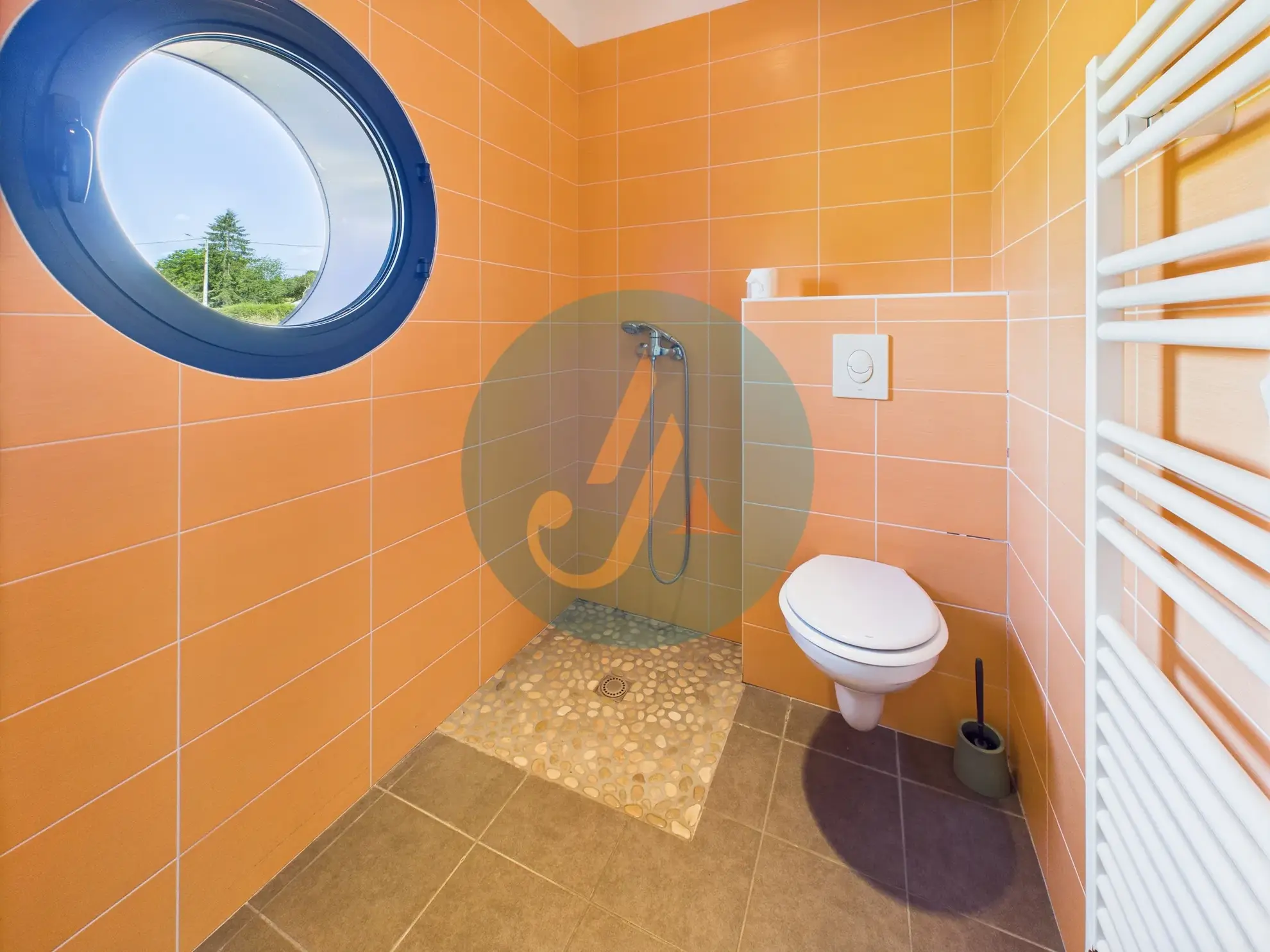 Maison d’architecte avec grand terrain à Sichamps, proche de Nevers, idéal pour nature et tranquillité 