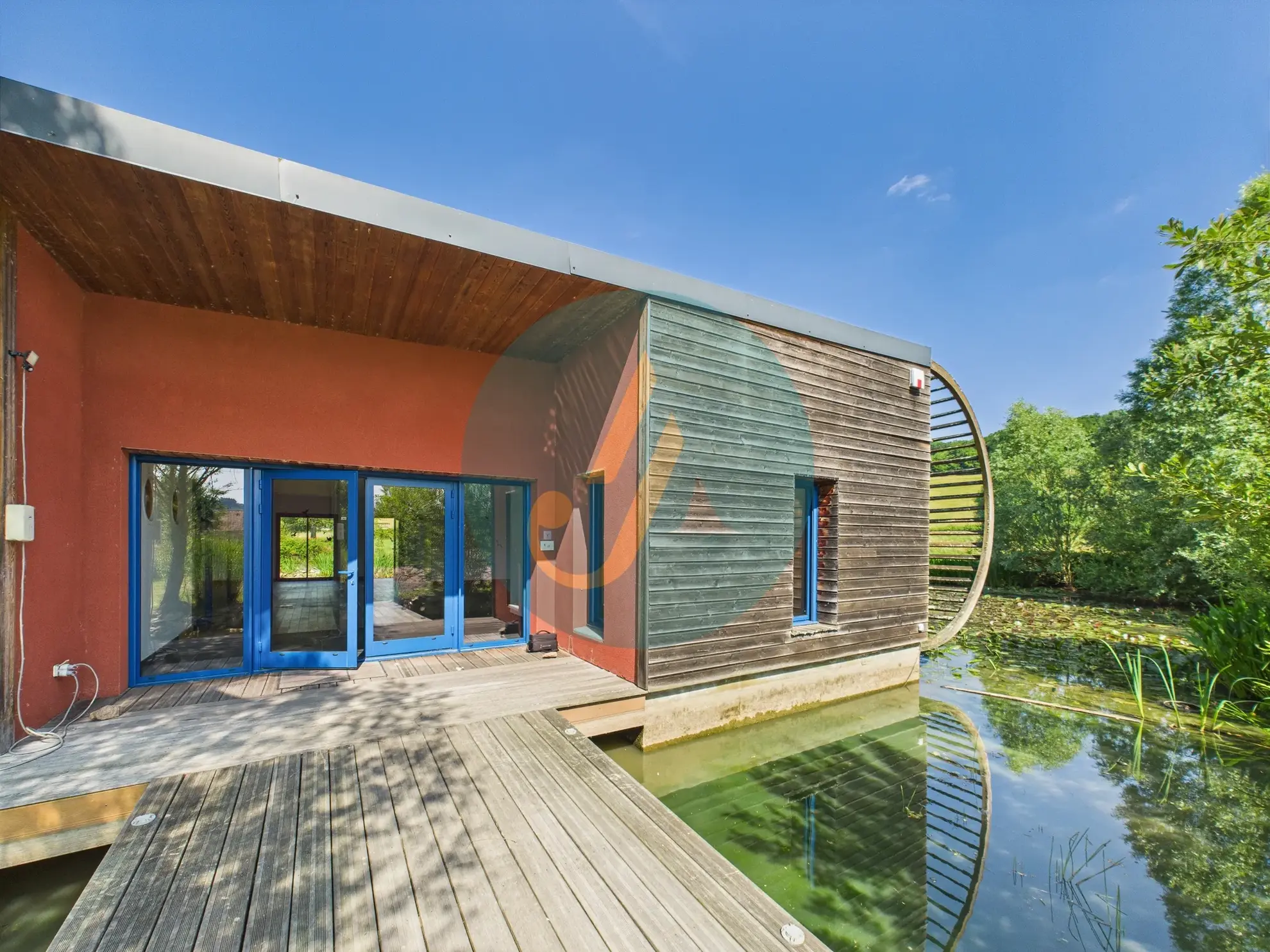 Maison d’architecte avec grand terrain à Sichamps, proche de Nevers, idéal pour nature et tranquillité 