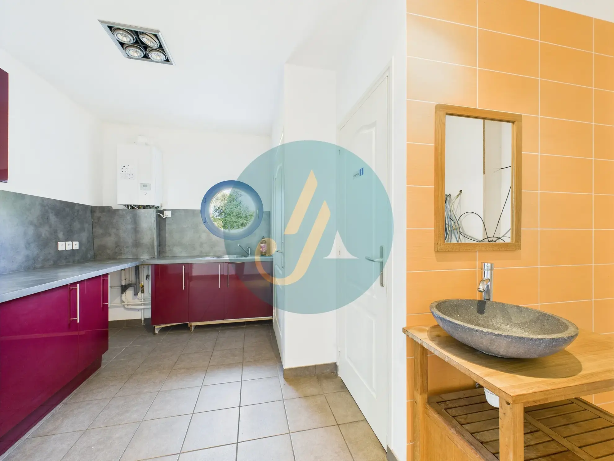 Maison d’architecte avec grand terrain à Sichamps, proche de Nevers, idéal pour nature et tranquillité 