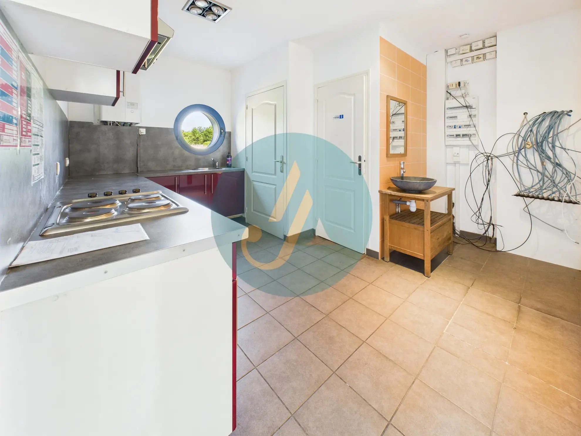 Maison d’architecte avec grand terrain à Sichamps, proche de Nevers, idéal pour nature et tranquillité 