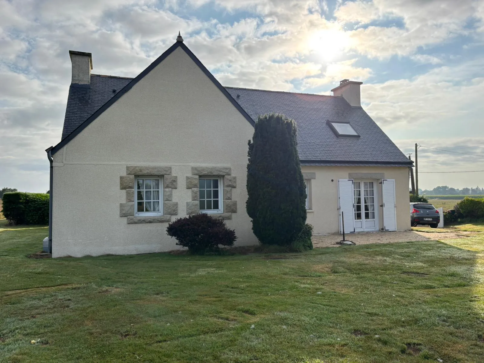 Maison à vendre à Plabennec avec terrain de 1500 m² et espace d'extension