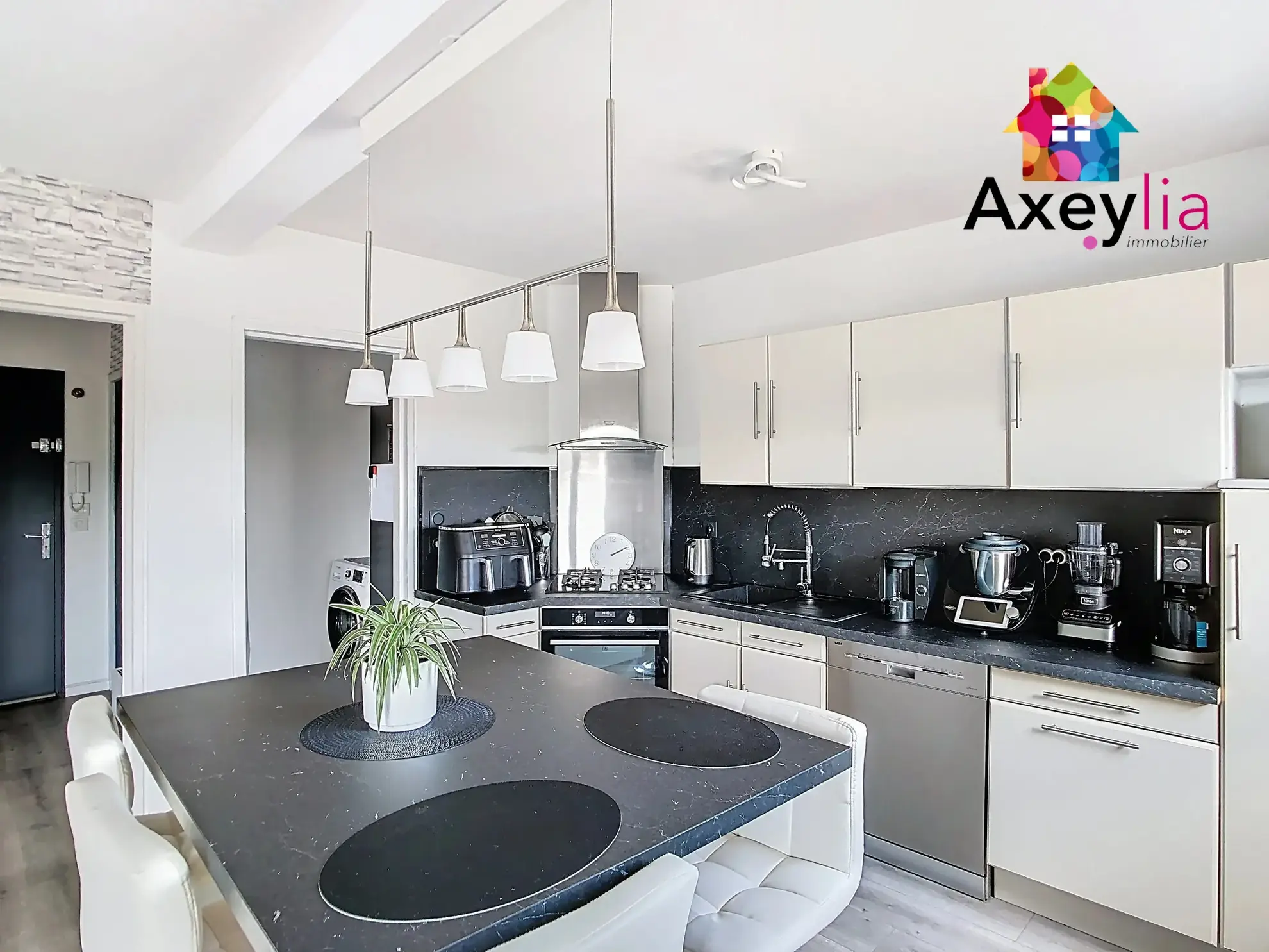 Appartement T3 lumineux avec cave et parking à Roanne (42300) 