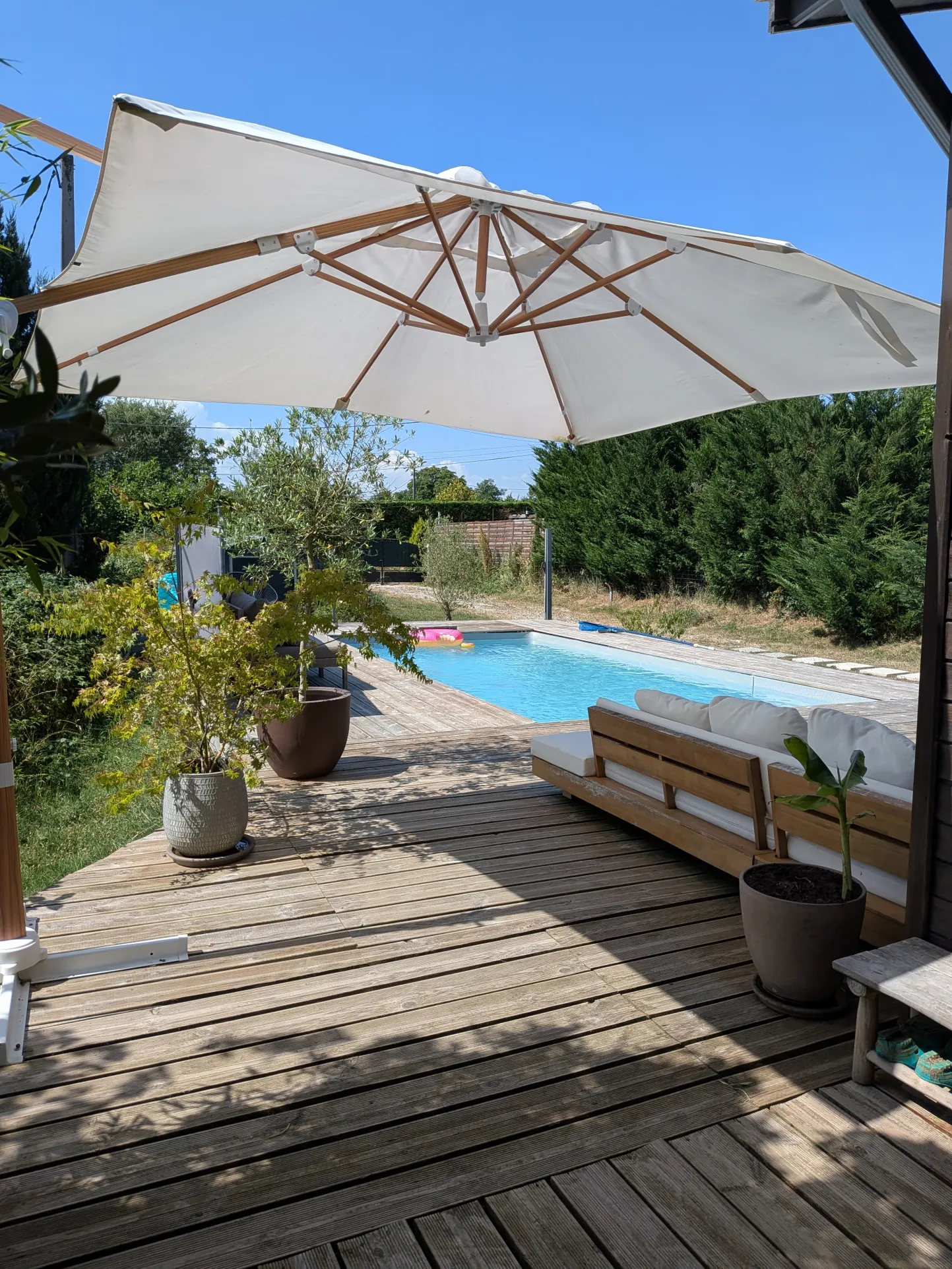 Maison en bois avec piscine, jardin et terrasse près de Gaillac 