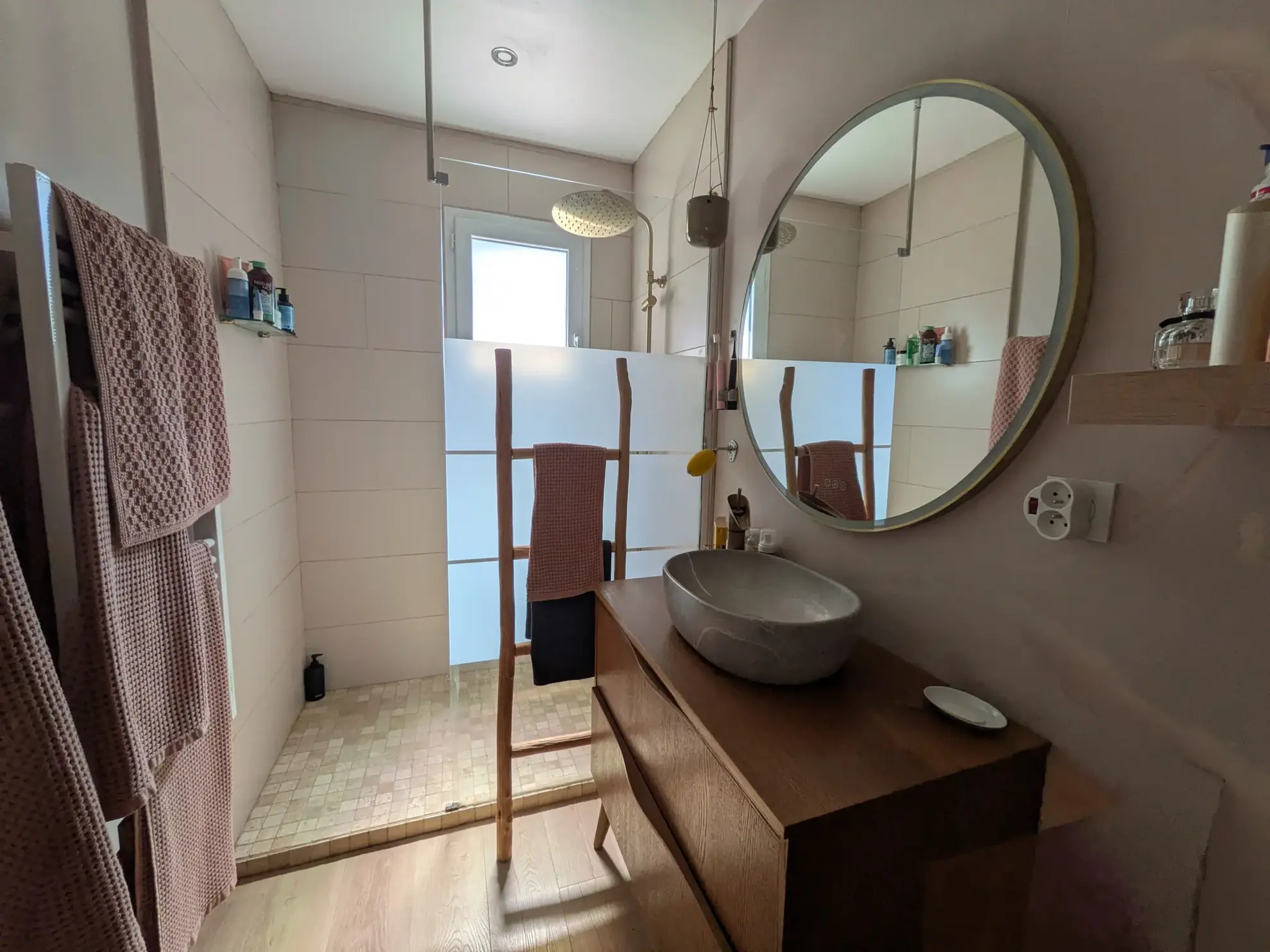 Maison en bois avec piscine, jardin et terrasse près de Gaillac 