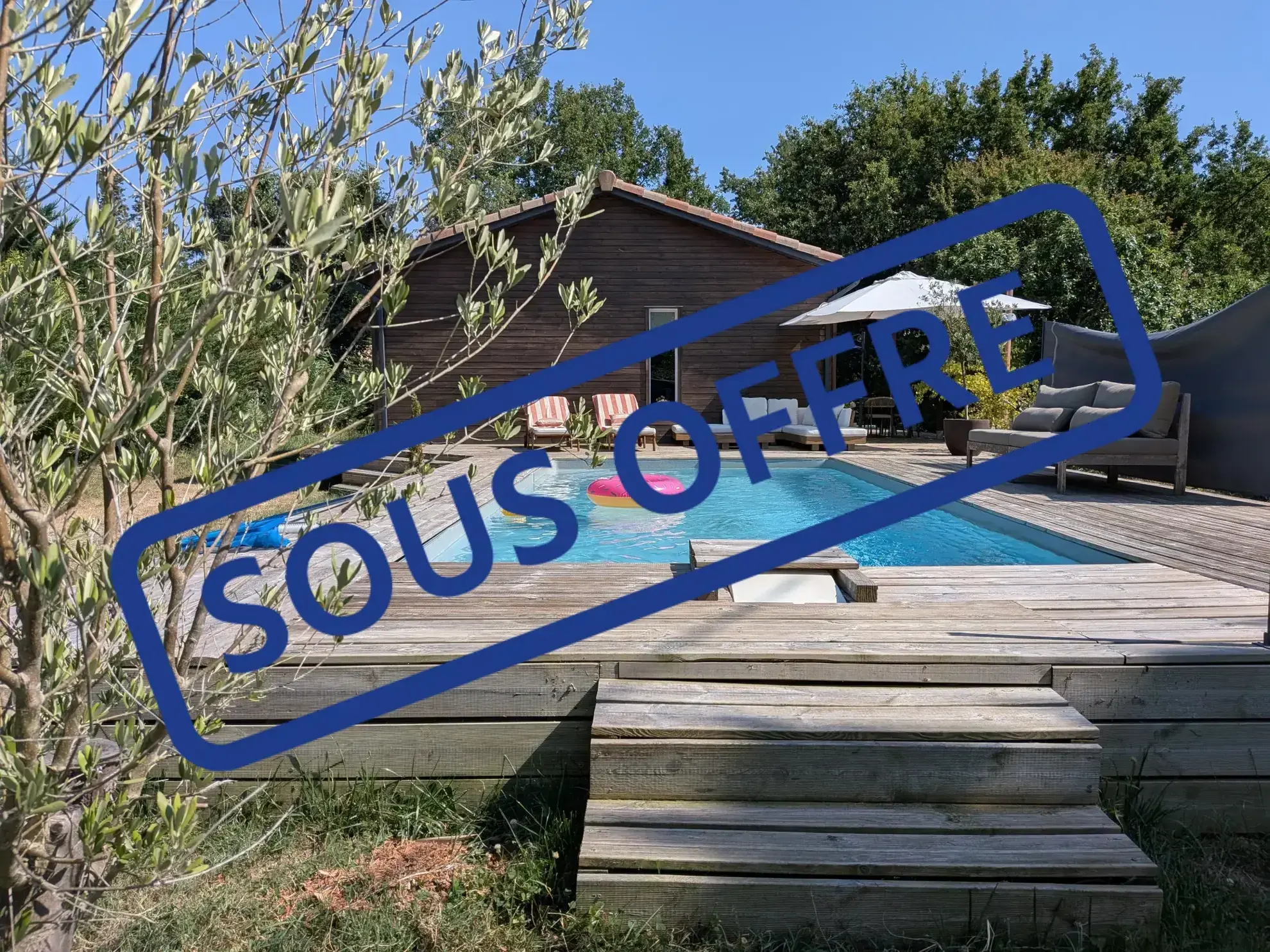 Maison en bois avec piscine, jardin et terrasse près de Gaillac