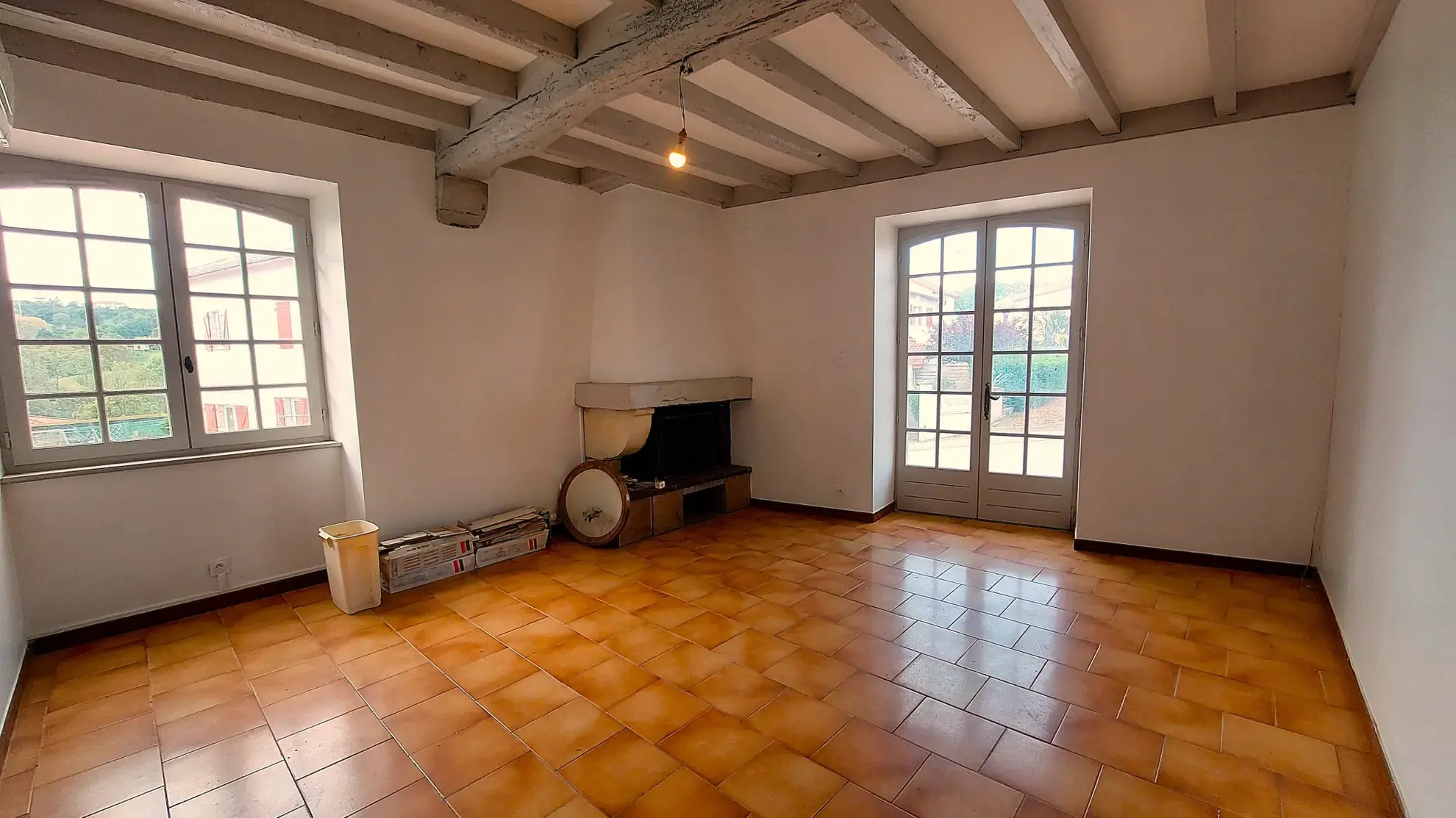 Appartement T4 en Duplex à Bardos – Investissement idéal, 92 m² avec cave et balcon, proche commodités