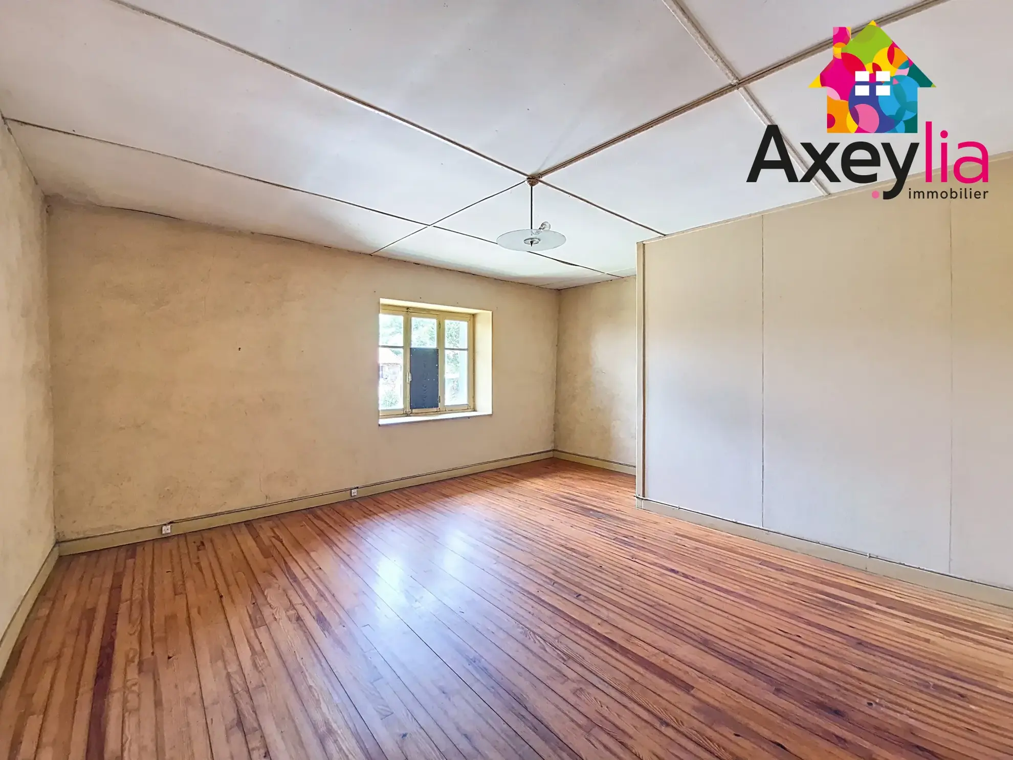 Ferme en pierre à restaurer à Ecoché près de Chauffailles - Terrain et dépendances 