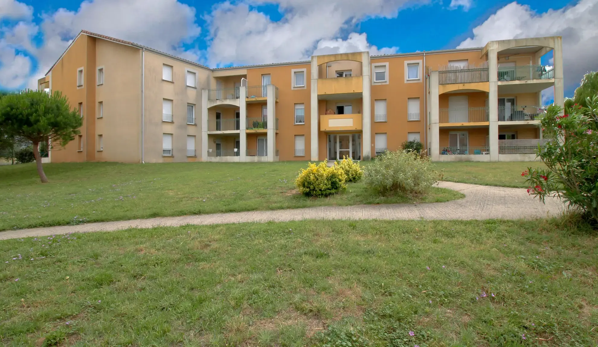 Appartement T2 à vendre à Carcassonne avec balcon et parking 